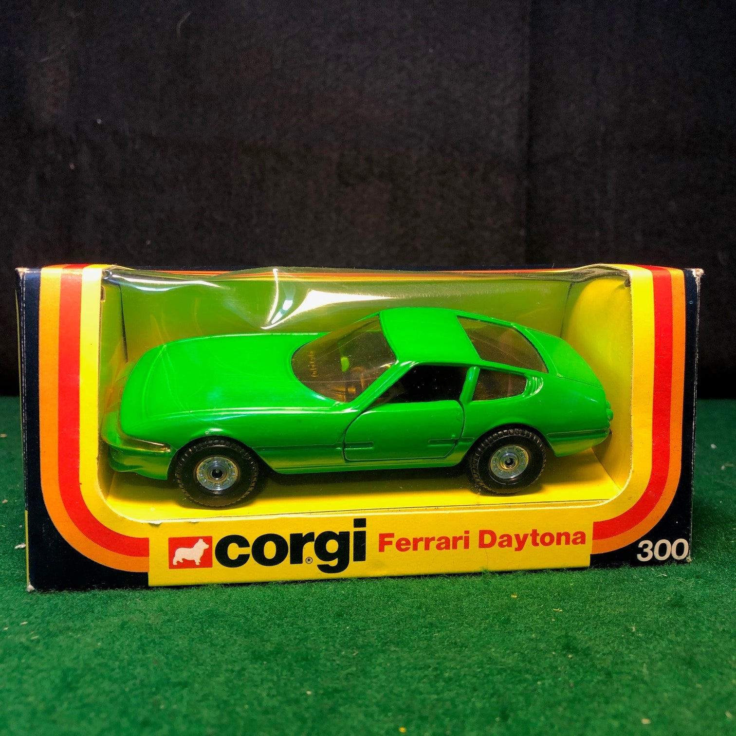 Ferrari 365 GTB/4 Daytona Green by Corgi Toys 1:36 (300)