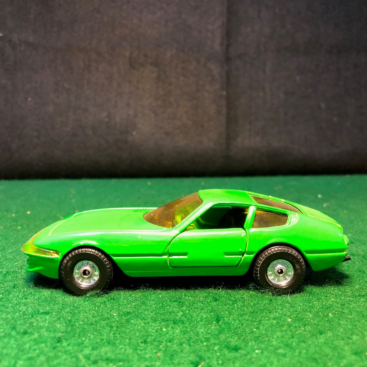 Ferrari 365 GTB/4 Daytona Green by Corgi Toys 1:36 (300)