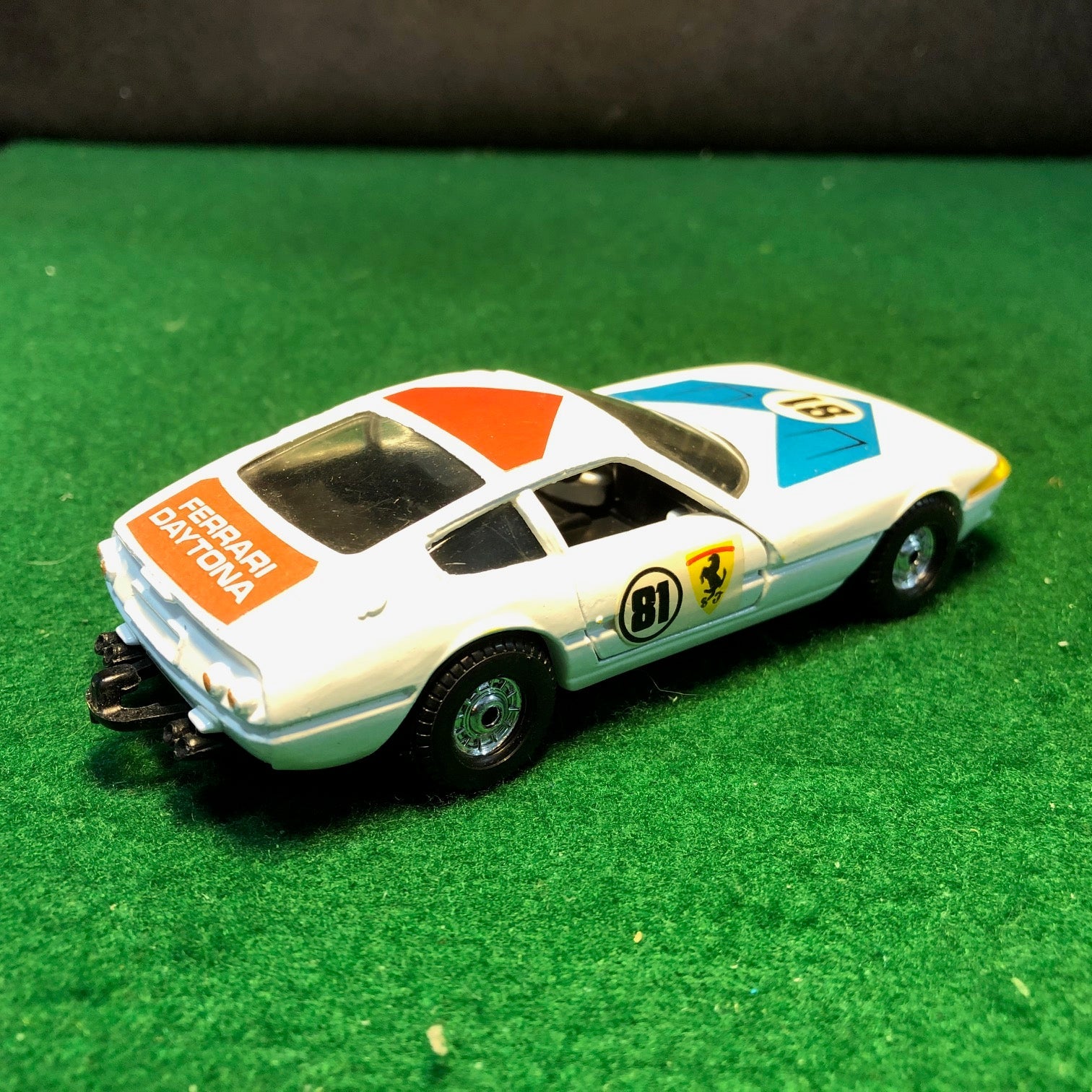 Ferrari 365 GTB/4 Daytona N 81 White by Corgi Toys 1:36 (323)(No box)