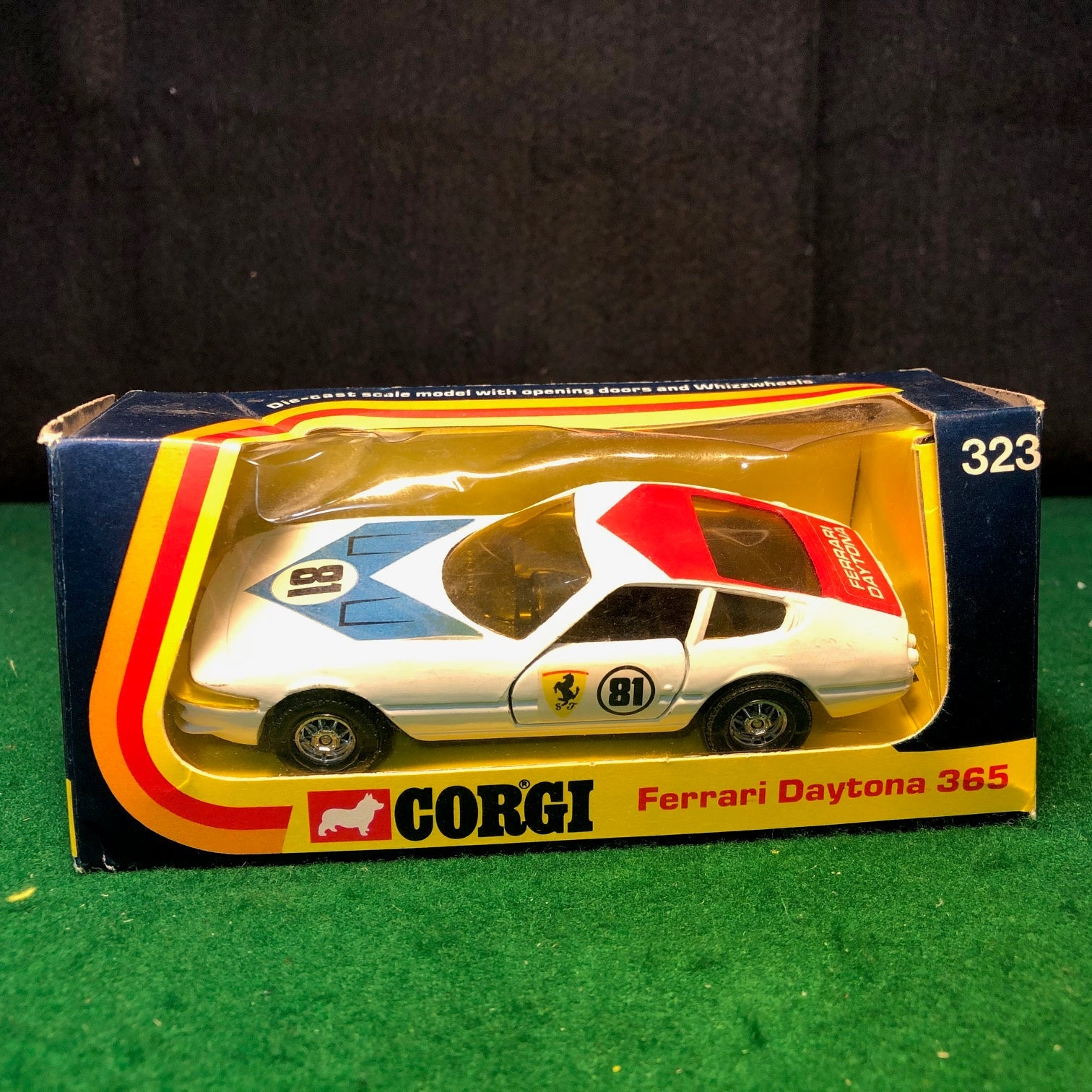 Ferrari 365 GTB/4 Daytona N 81 White by Corgi Toys 1:36 (323)
