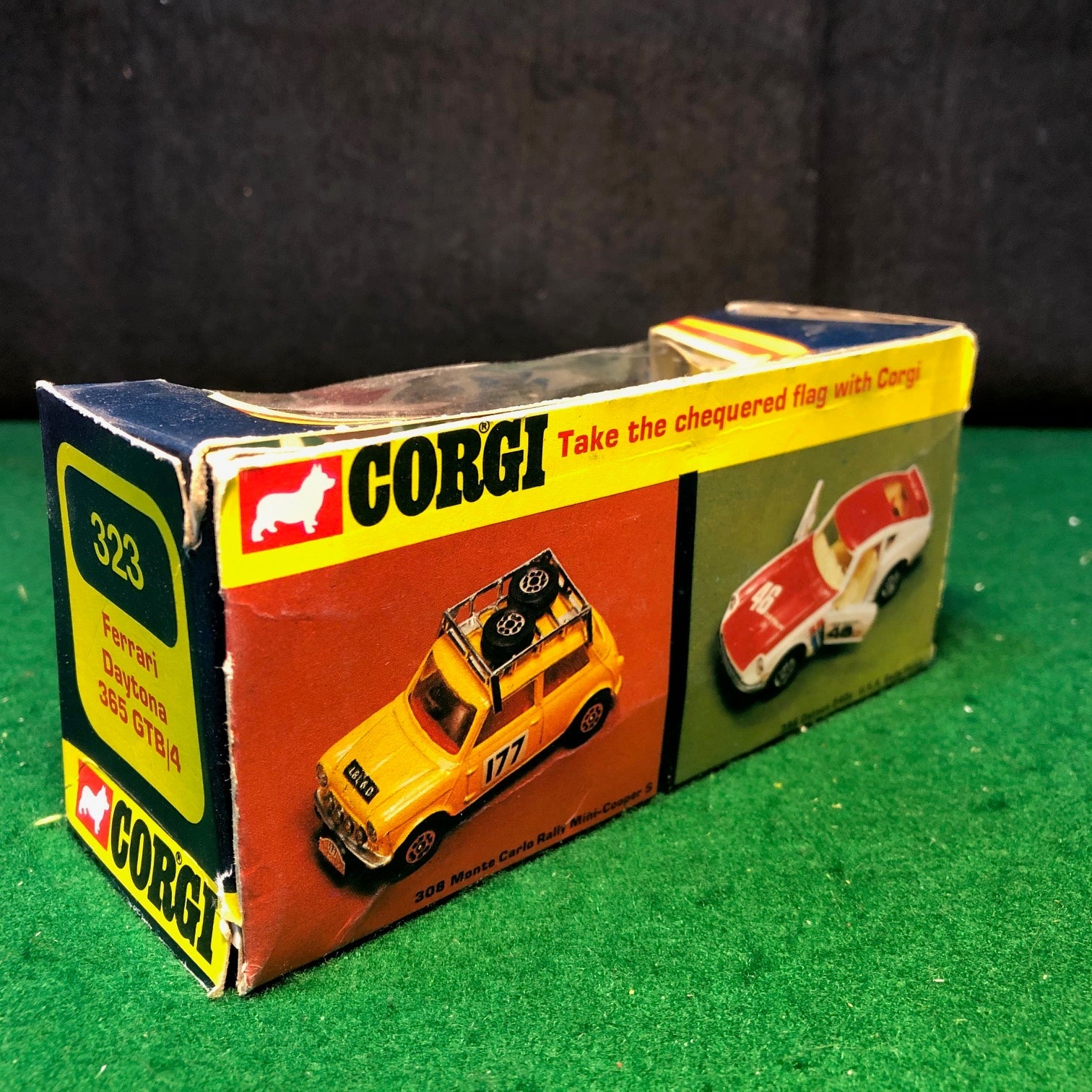 Ferrari 365 GTB/4 Daytona N 81 White by Corgi Toys 1:36 (323)