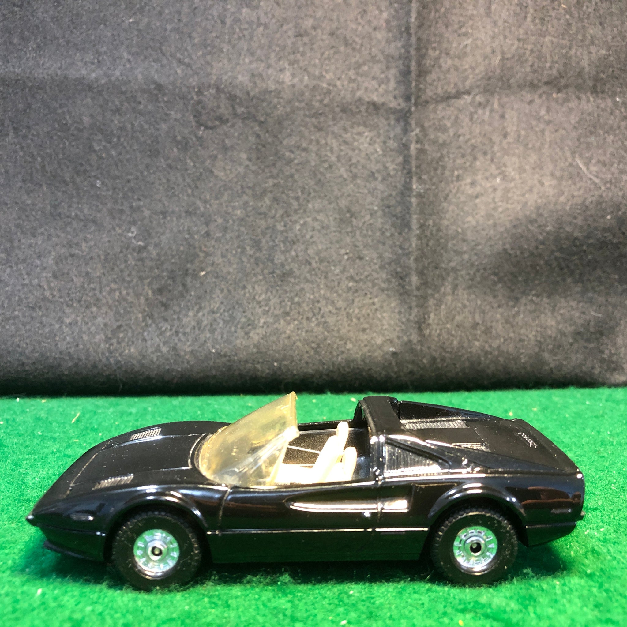 Ferrari 308 GTS Black by Corgi Toys 1:35 (378)(No box)