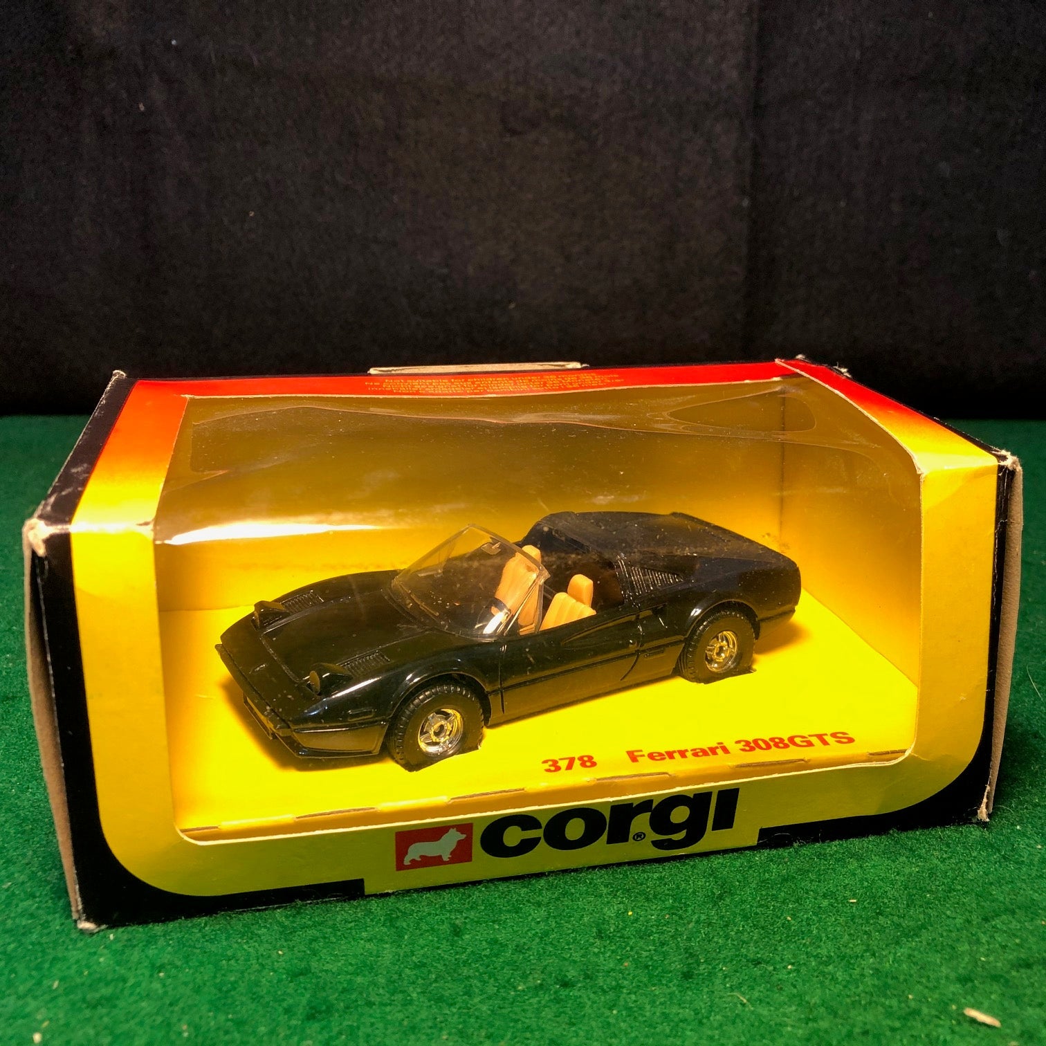 Ferrari 308 GTS Black by Corgi Toys 1:35 (378)