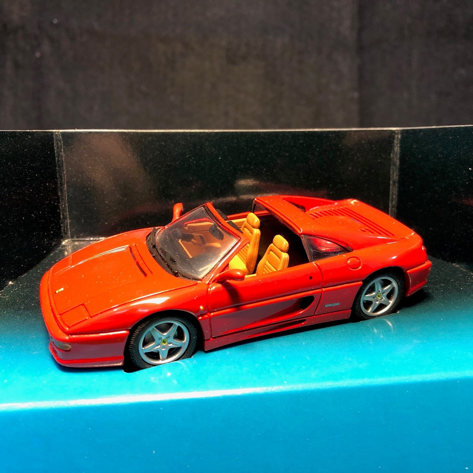Ferrari F355 GTS 007 James Bond GoldenEye by Corgi Toys 1:43 (92978)