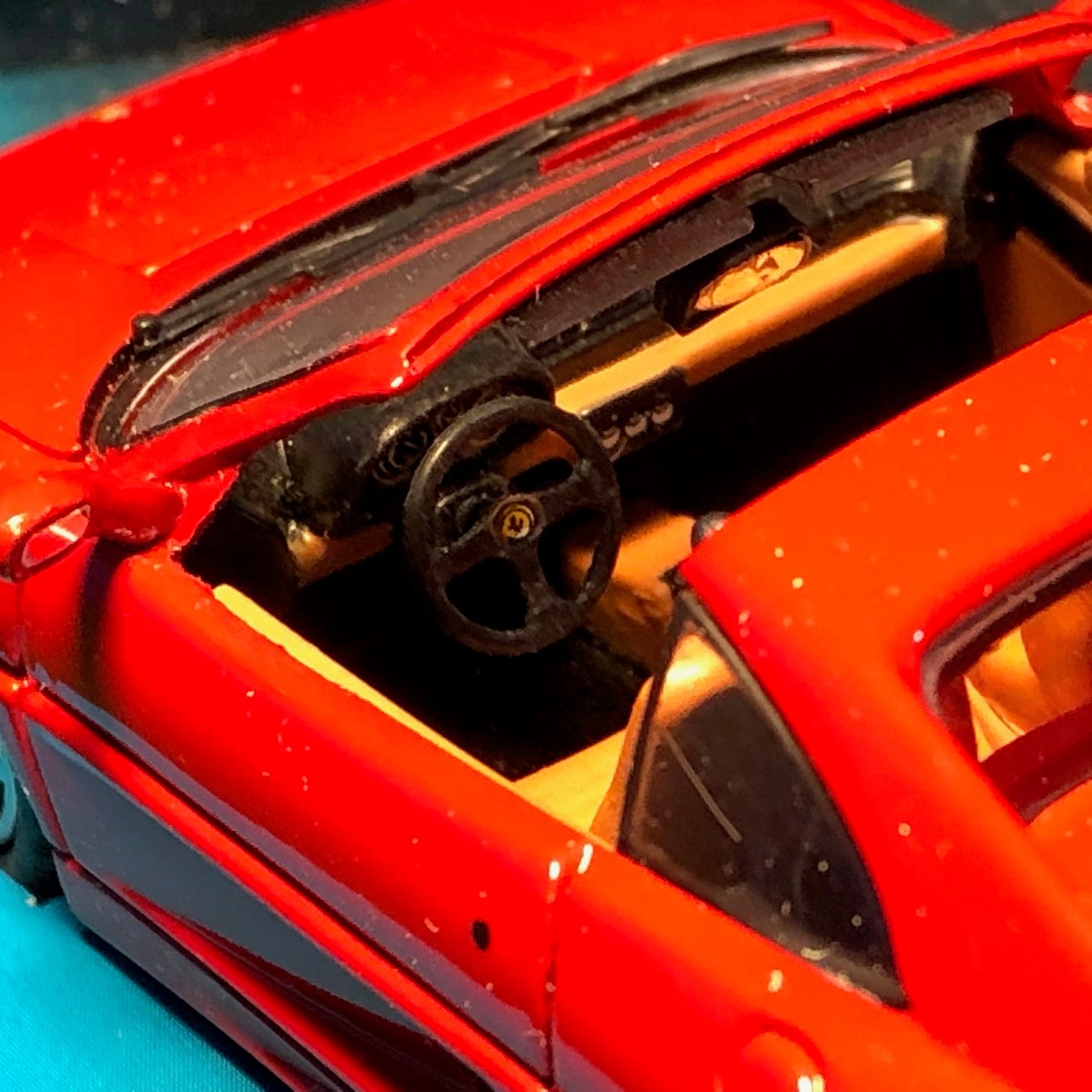 Ferrari F355 GTS 007 James Bond GoldenEye by Corgi Toys 1:43 (92978)