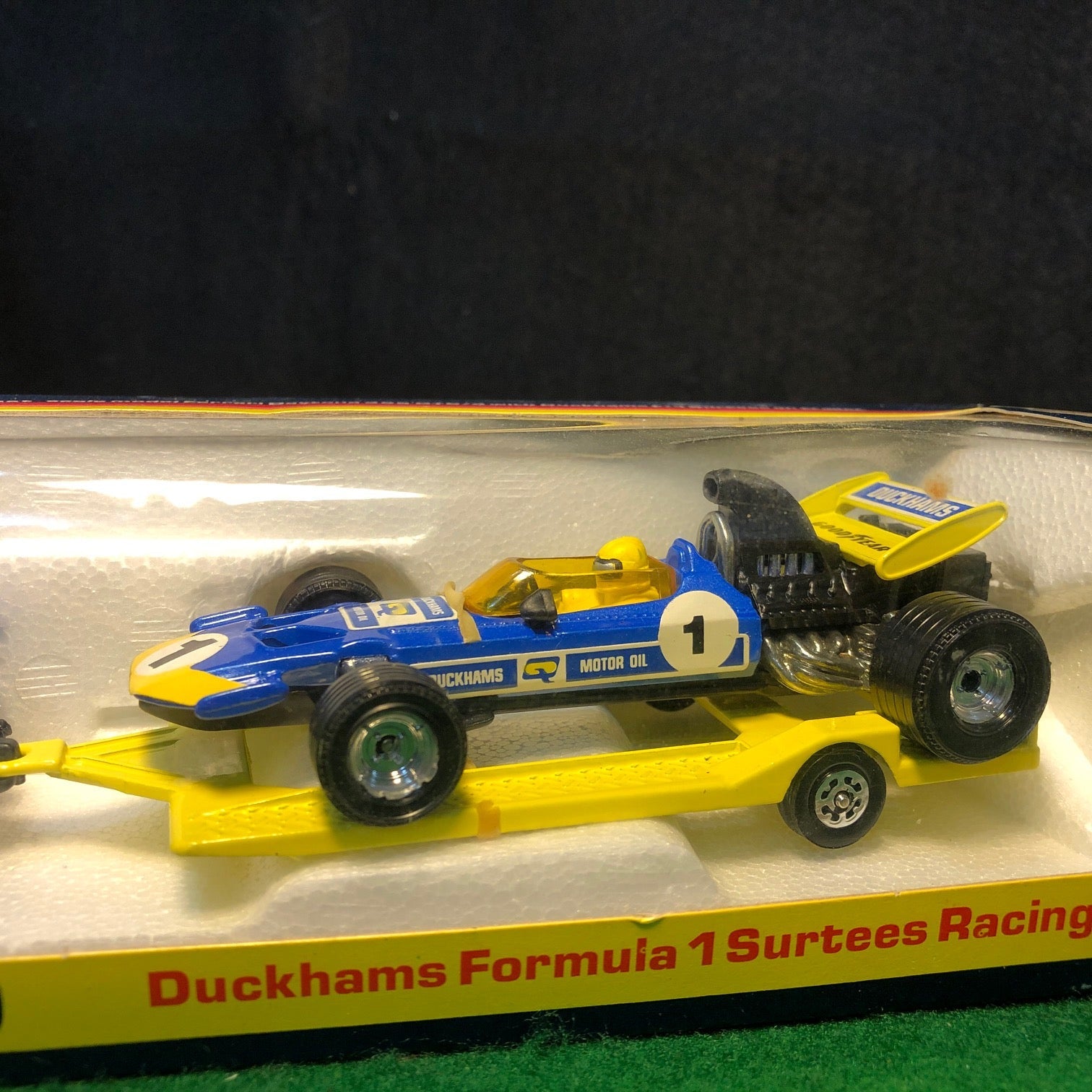 Ferrari 365 GTB/4 Daytona + F1 Car & Trailer by Corgi Toys 1:35 (GS29)