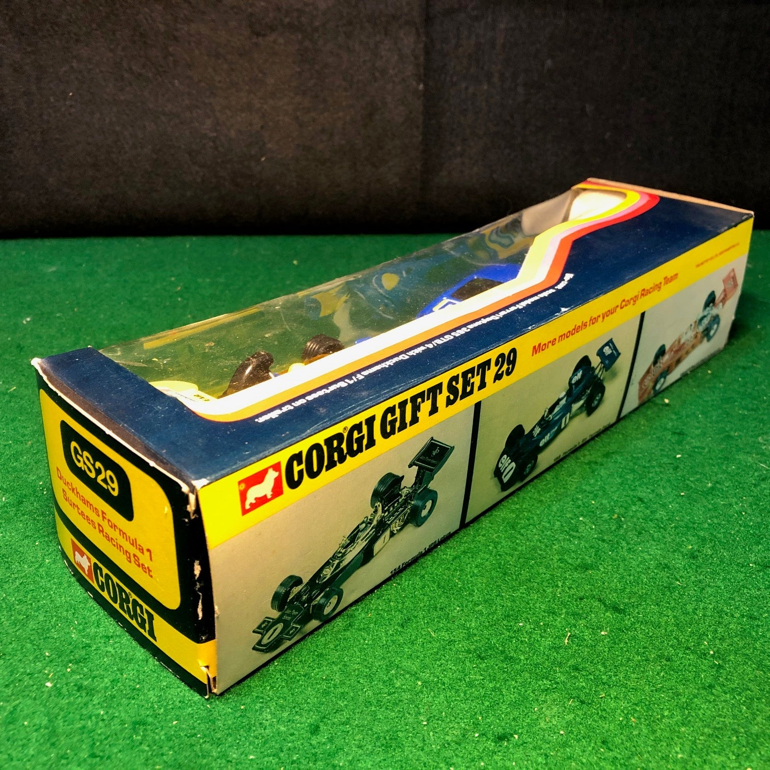 Ferrari 365 GTB/4 Daytona + F1 Car & Trailer by Corgi Toys 1:35 (GS29)