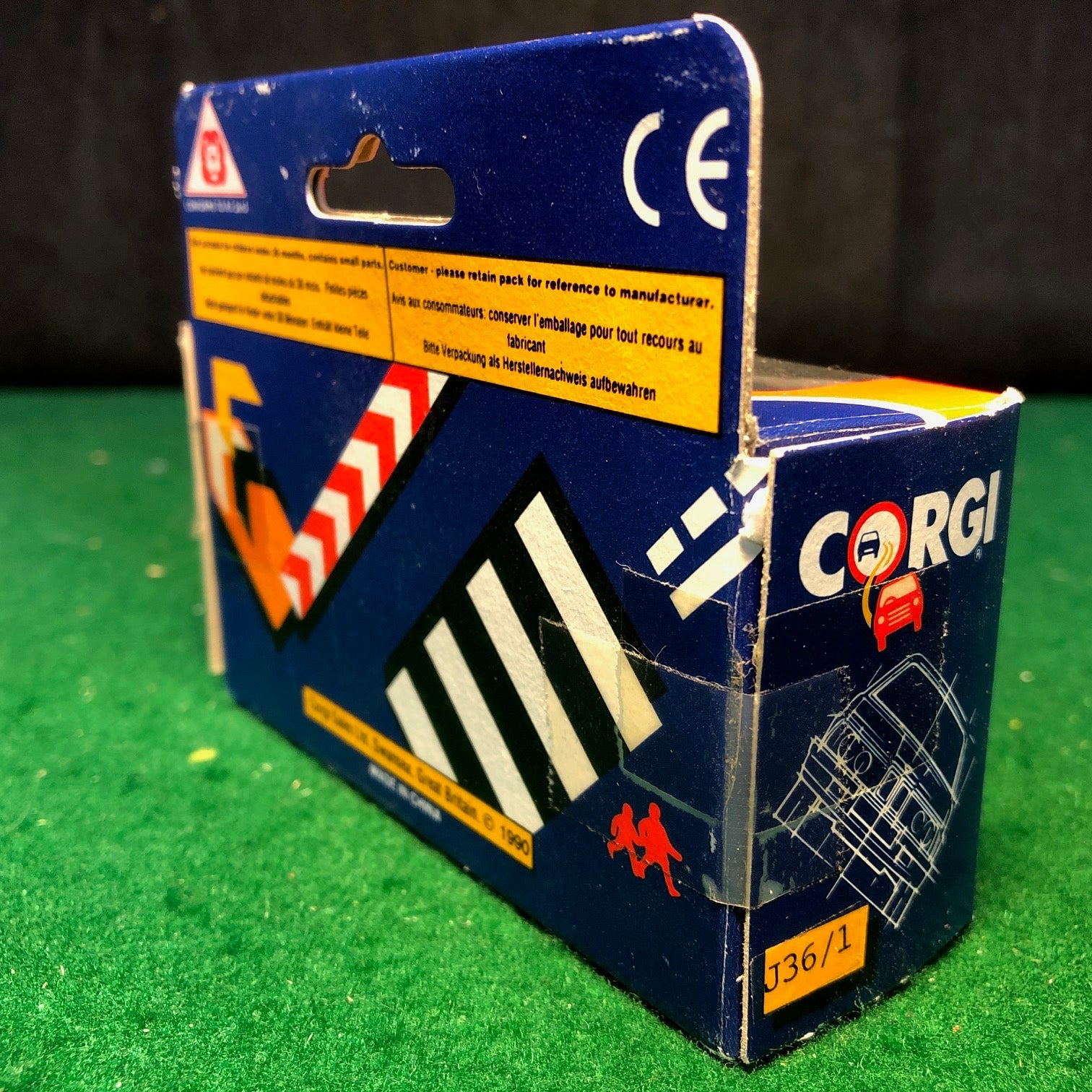 Ferrari Testarossa White 1:55 by Corgi Toys (J36-1)