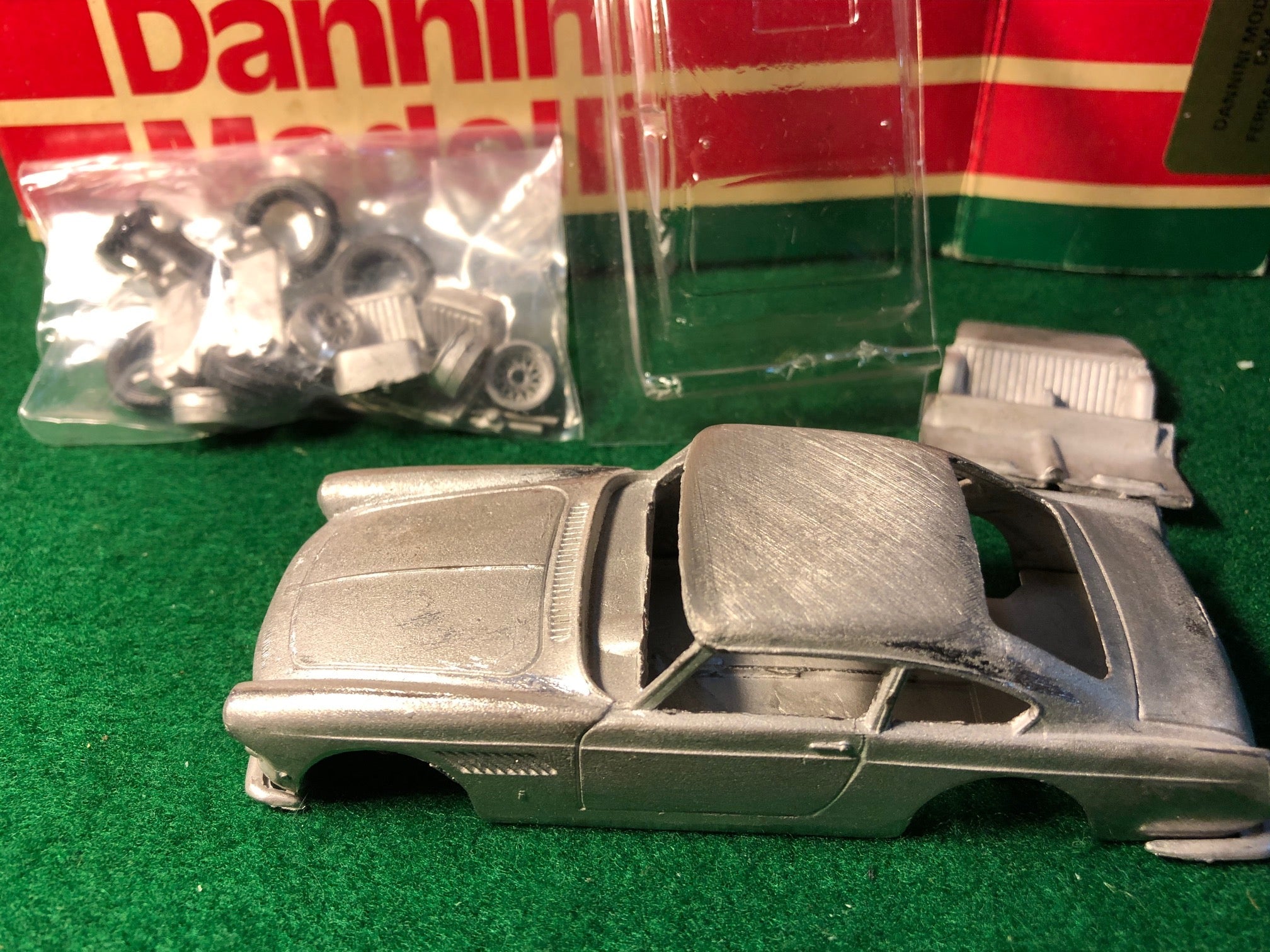 Ferrari 250 GTE 2+2 Kit by Dannini 1:43 (DN4)