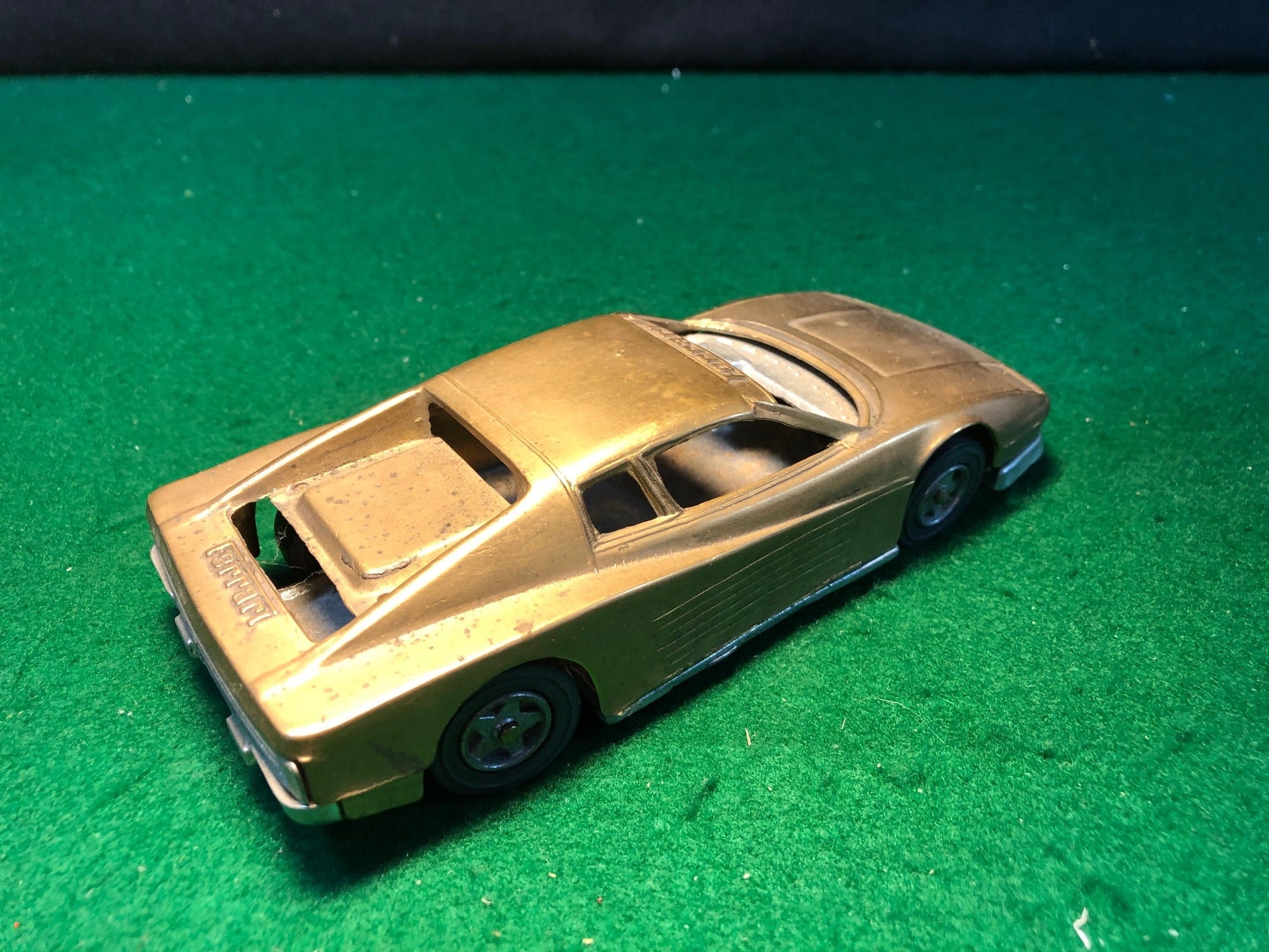 Ferrari Testarossa - Brass Paperweight 1:25 (No box)