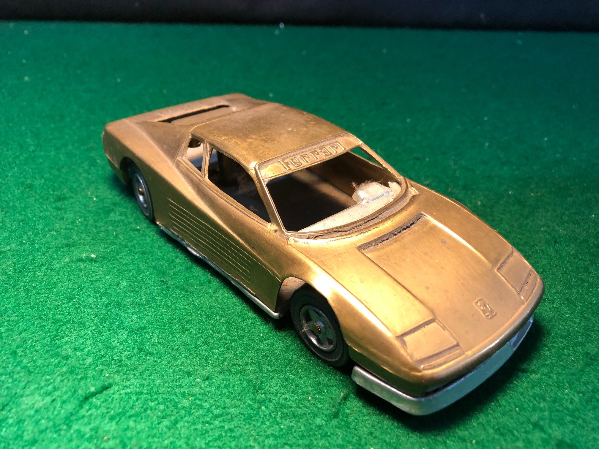Ferrari Testarossa - Brass Paperweight 1:25 (No box)