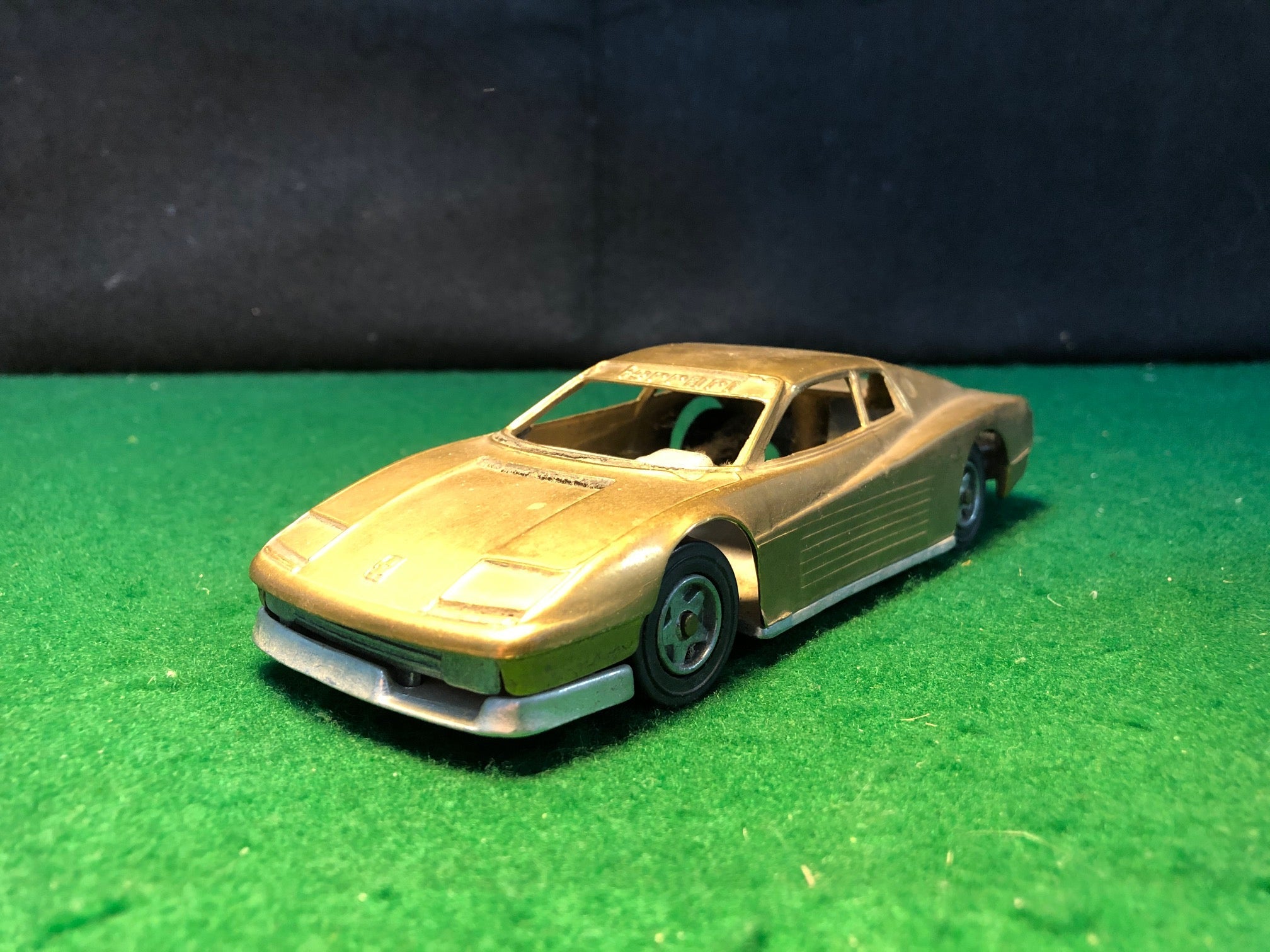 Ferrari Testarossa - Brass Paperweight 1:25 (No box)