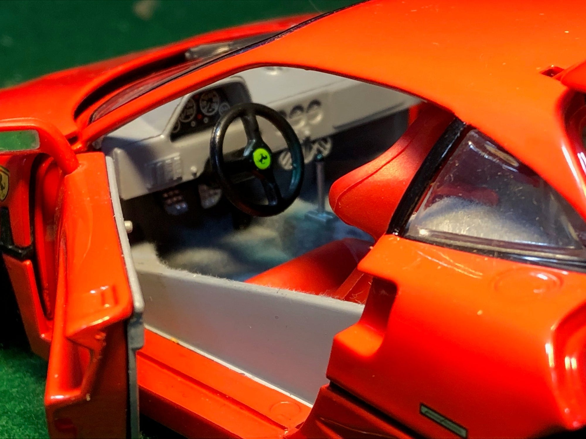 Ferrari F40 Red by Franklin Mint 1:24 (No box)