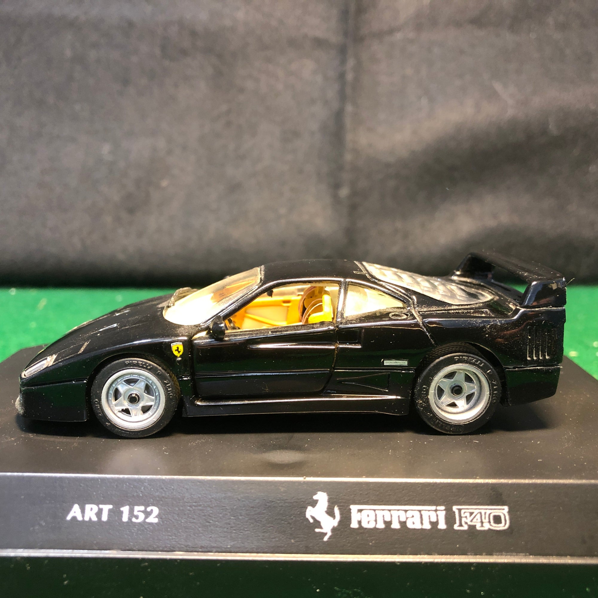 Ferrari F40 Metallic Black by DetailCars 1:43 (152)