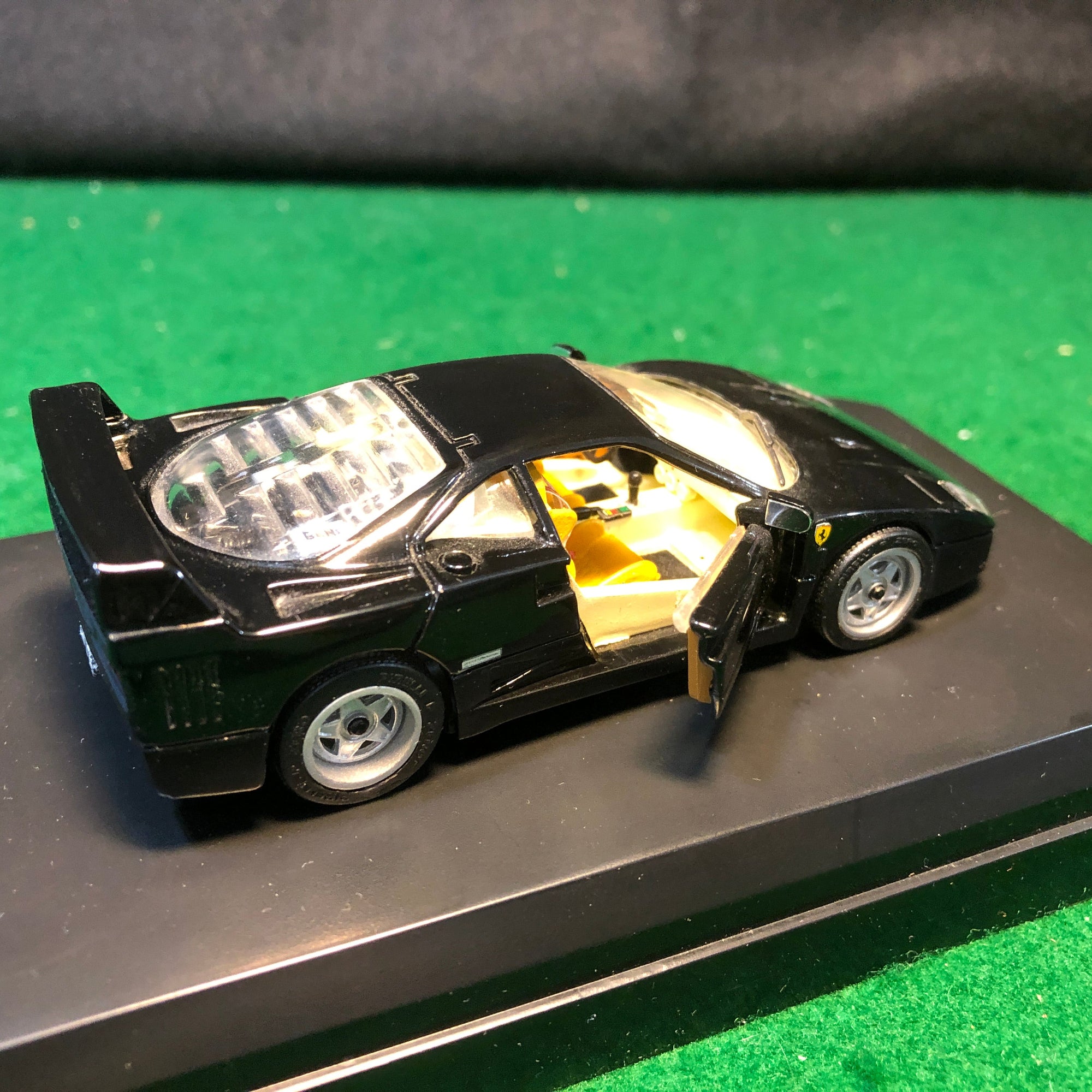 Ferrari F40 Metallic Black by DetailCars 1:43 (152)