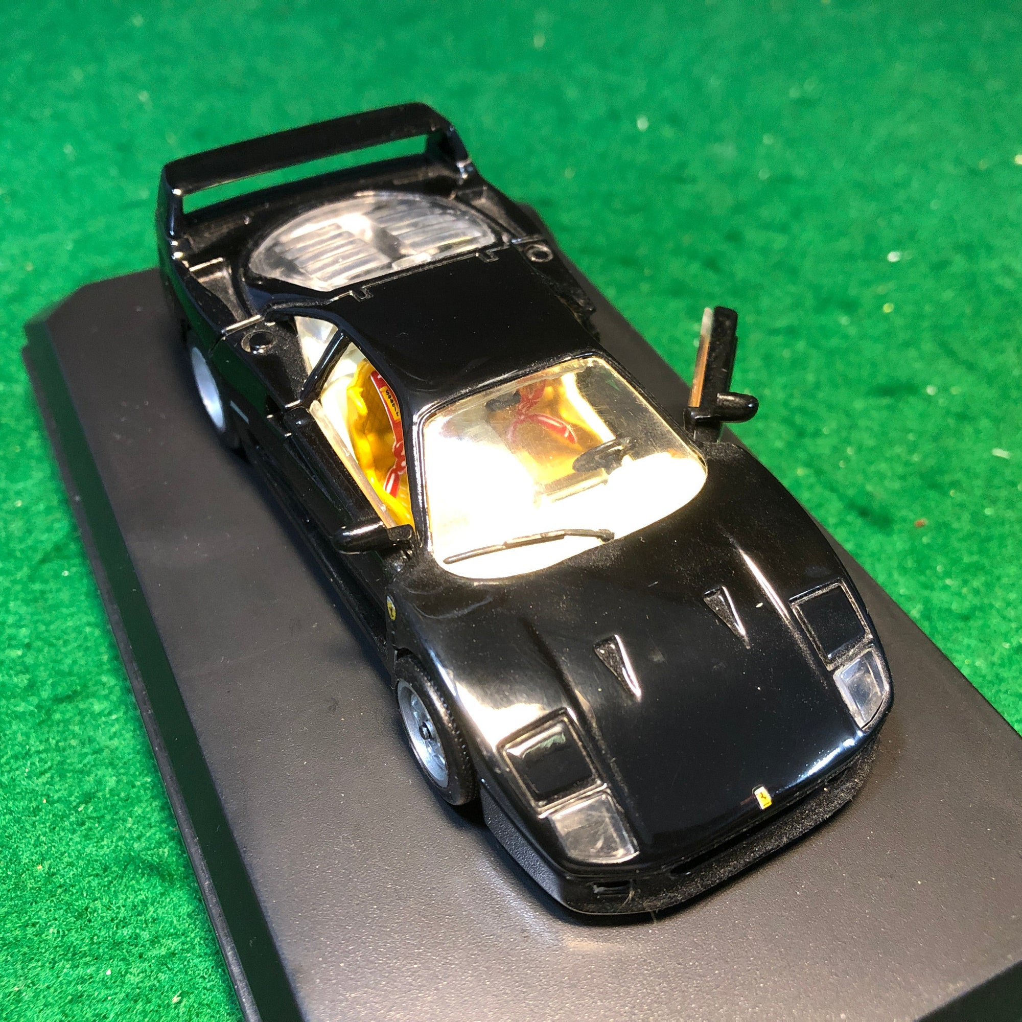 Ferrari F40 Metallic Black by DetailCars 1:43 (152)