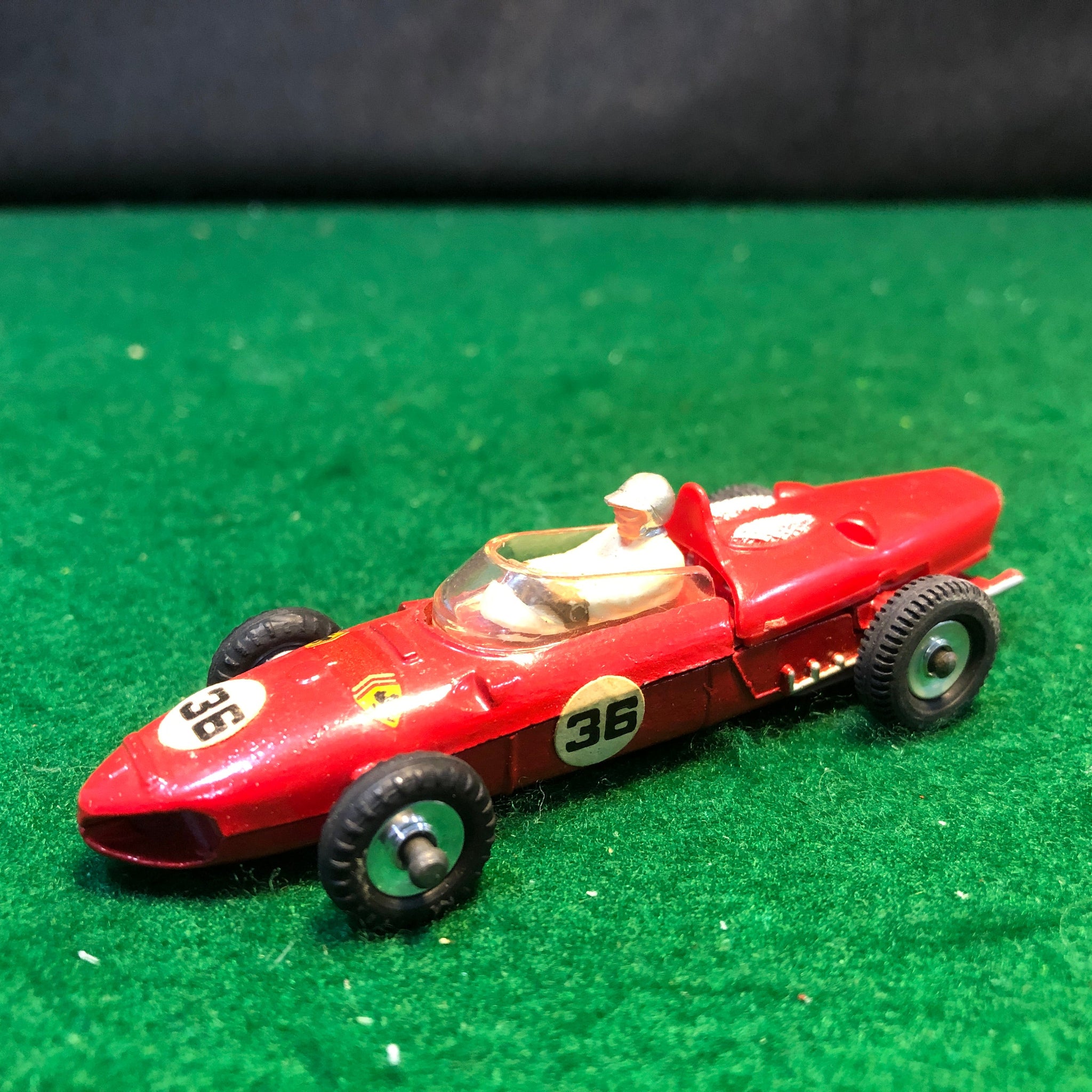 Ferrari 156 F1 N 36 by Dinky / Meccano 1:43 (242)