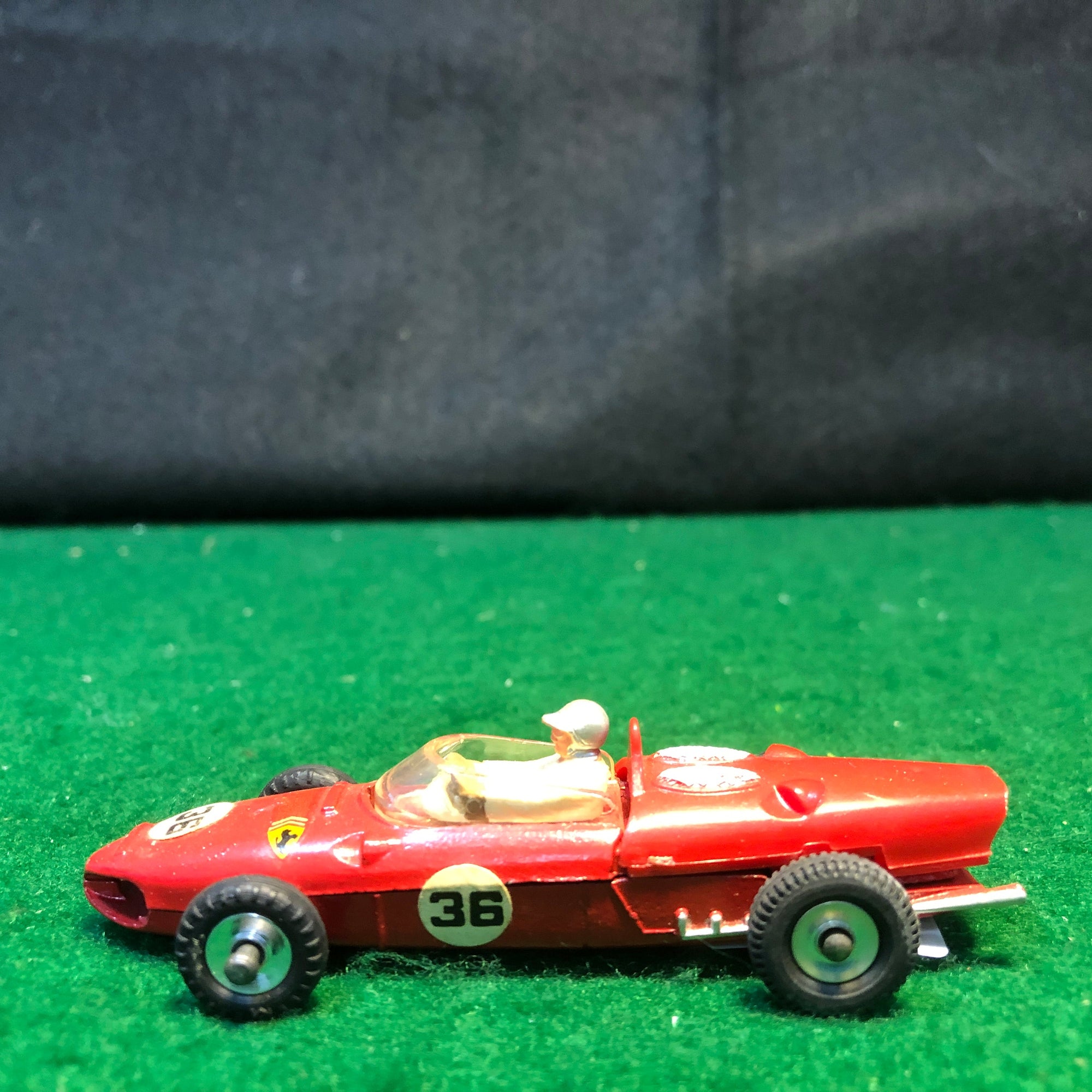 Ferrari 156 F1 N 36 by Dinky / Meccano 1:43 (242)