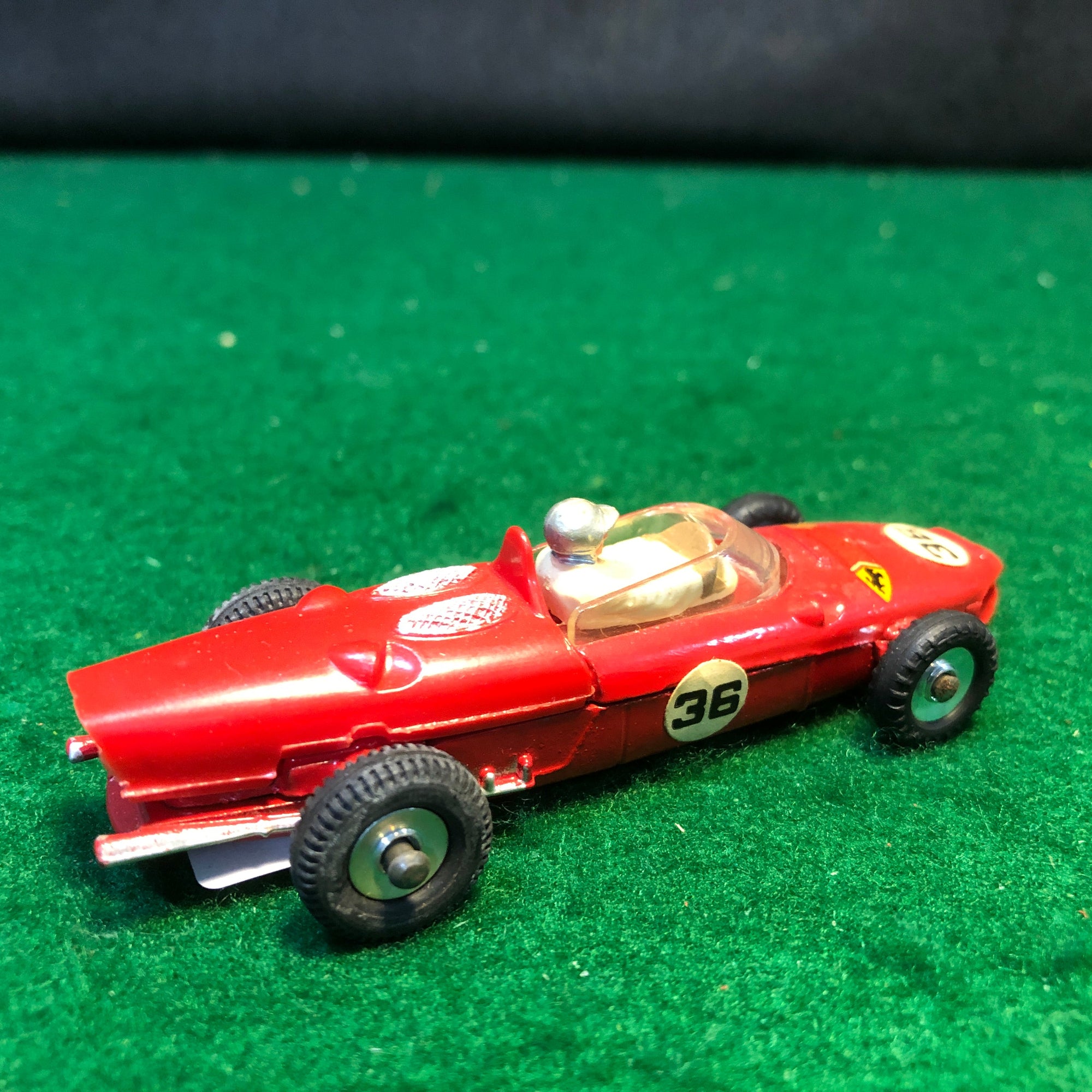 Ferrari 156 F1 N 36 by Dinky / Meccano 1:43 (242)