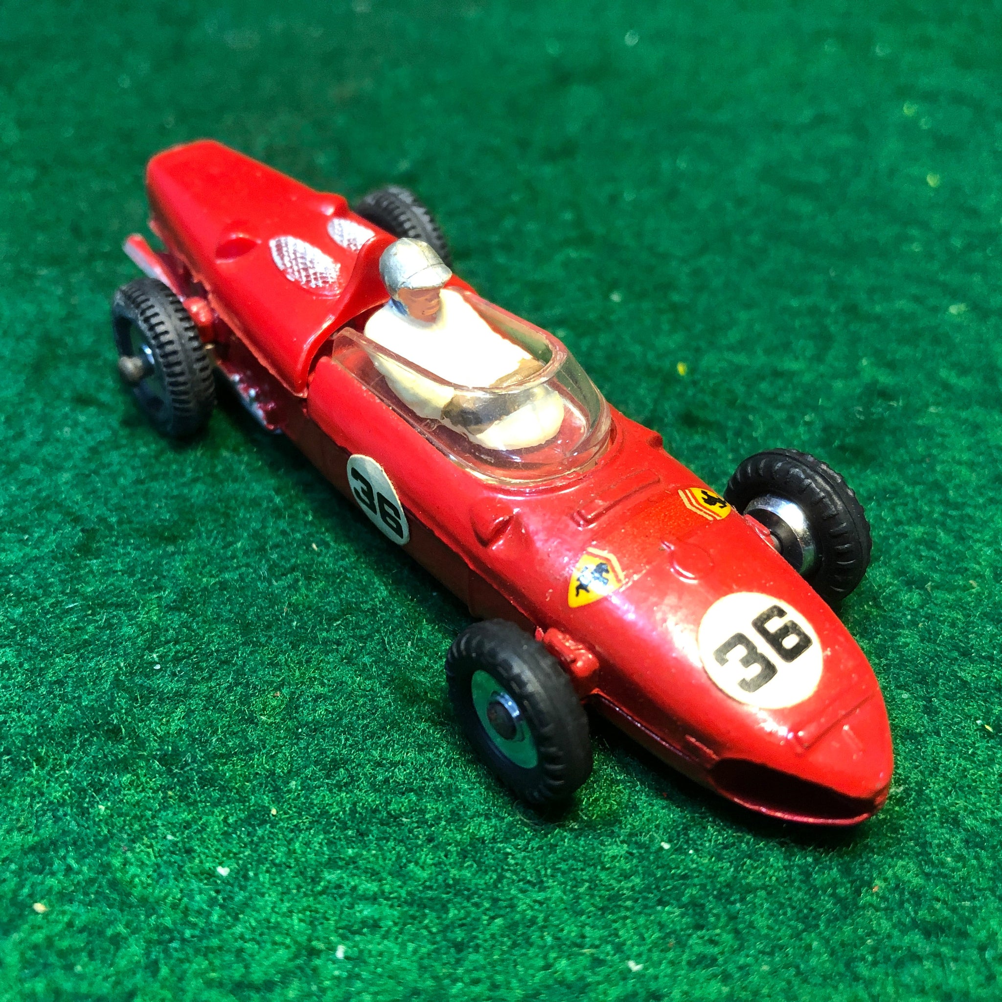 Ferrari 156 F1 N 36 by Dinky / Meccano 1:43 (242)