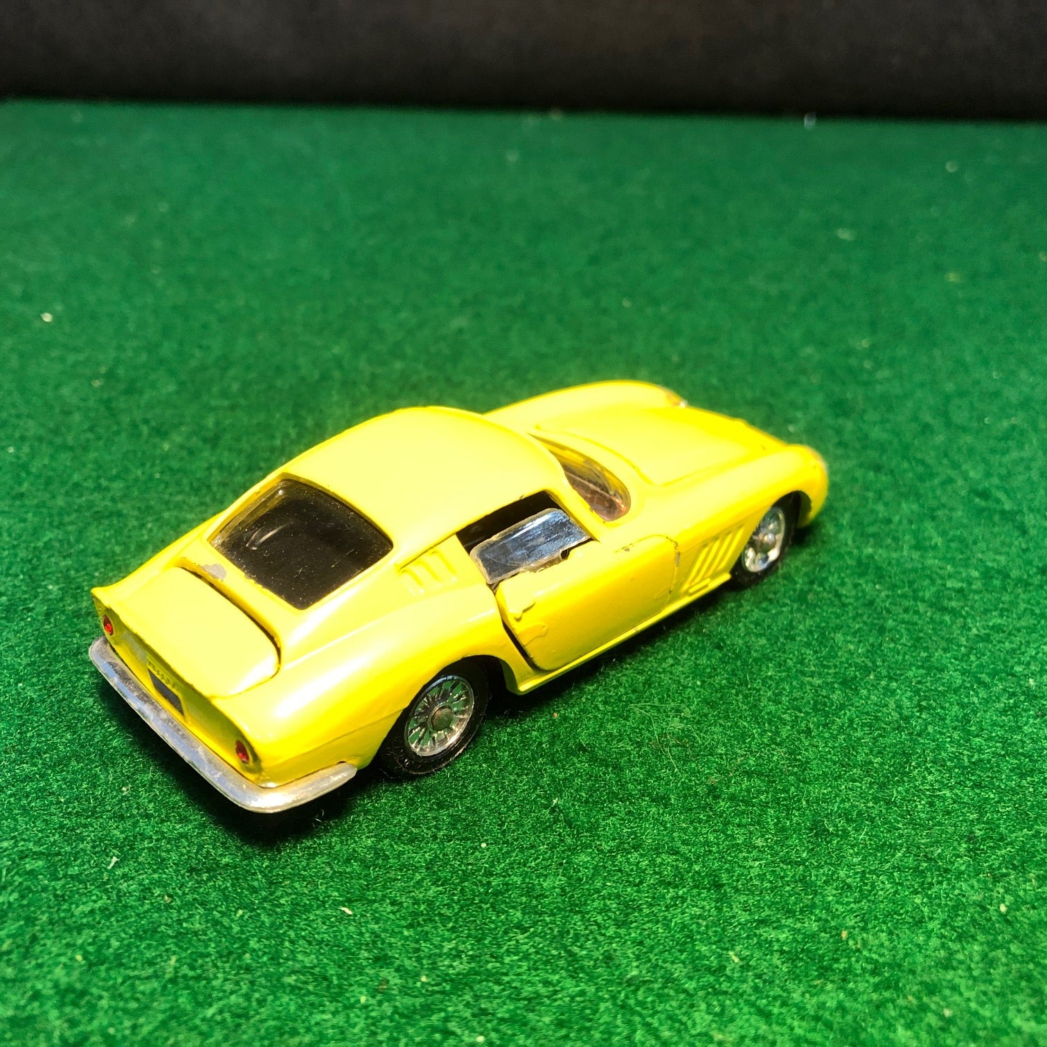 Ferrari 275 GTB Yellow by Dinky / Meccano 1:43 (506)(No box)