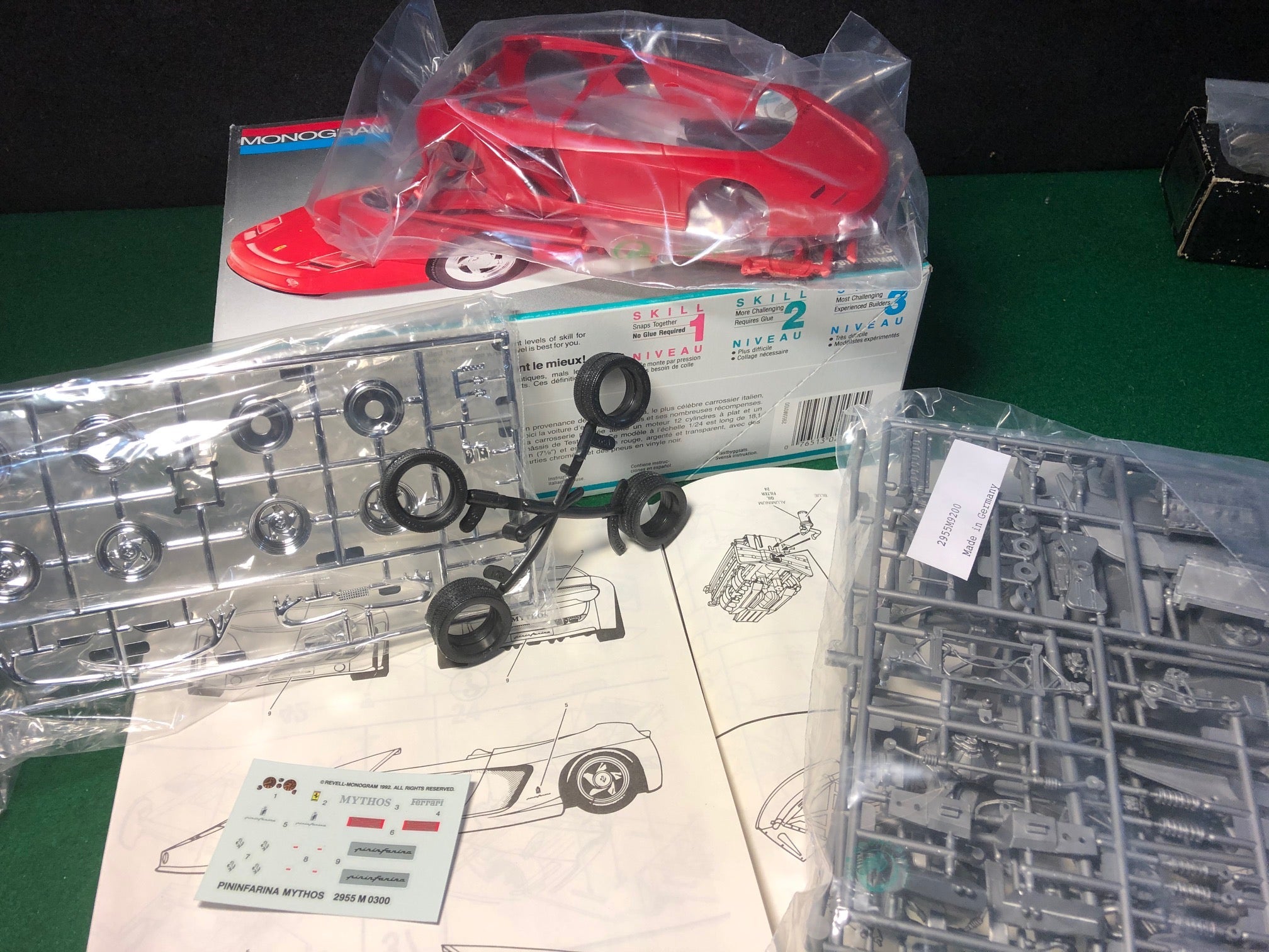 Ferrari Mythos Pininifarina by Monogram 1:24 (2955)