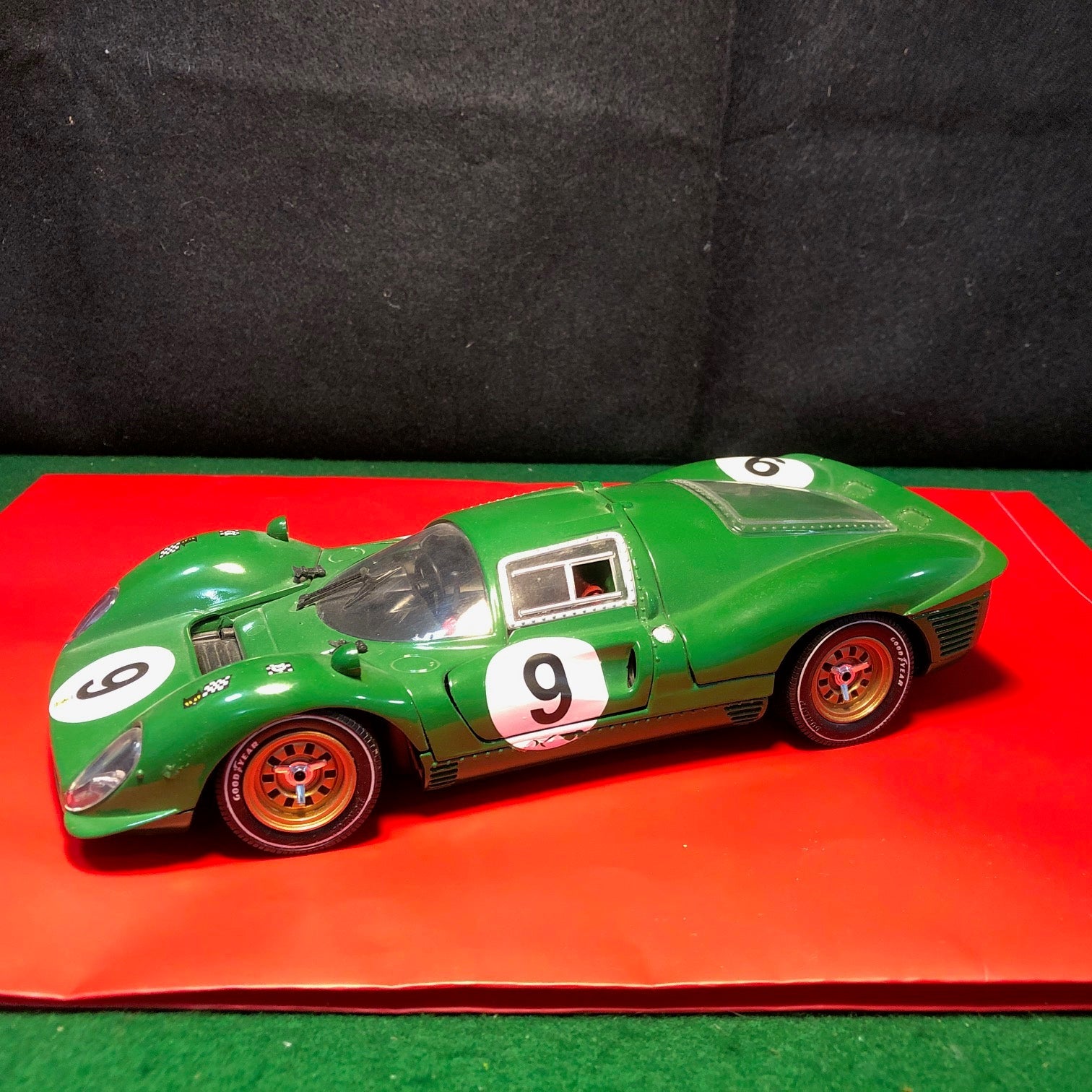 Ferrari 412 P4 N 9 1967 1000 Km Spa by Eagle's Race 1:18 (303800)(No box)
