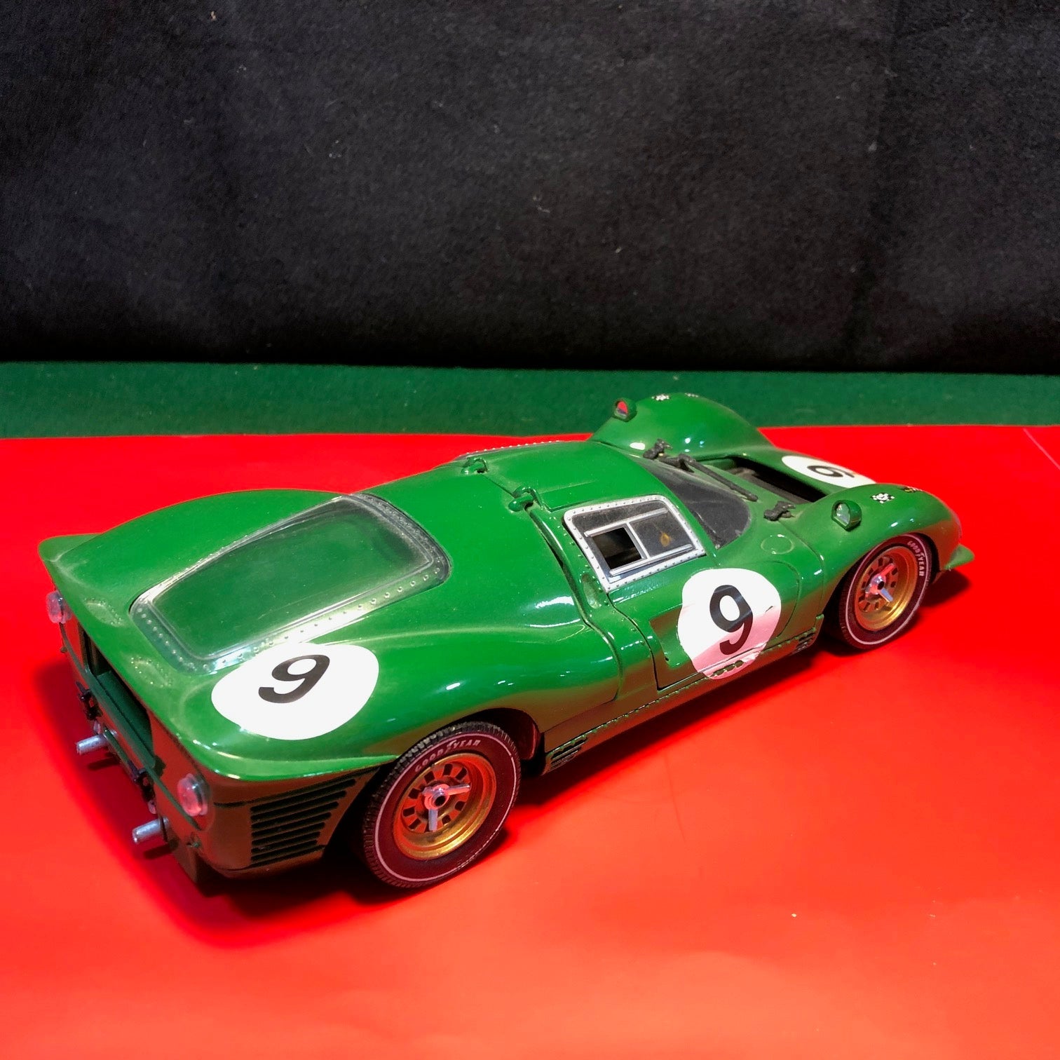 Ferrari 412 P4 N 9 1967 1000 Km Spa by Eagle's Race 1:18 (303800)(No box)