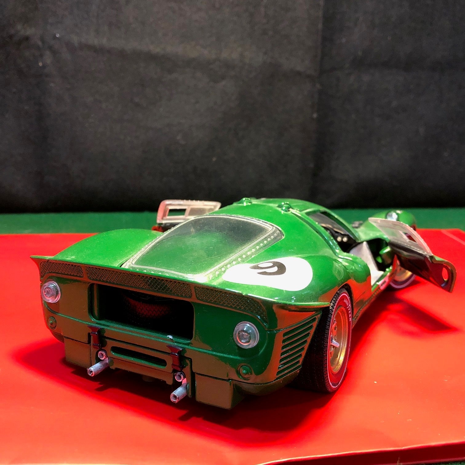 Ferrari 412 P4 N 9 1967 1000 Km Spa by Eagle's Race 1:18 (303800)(No box)