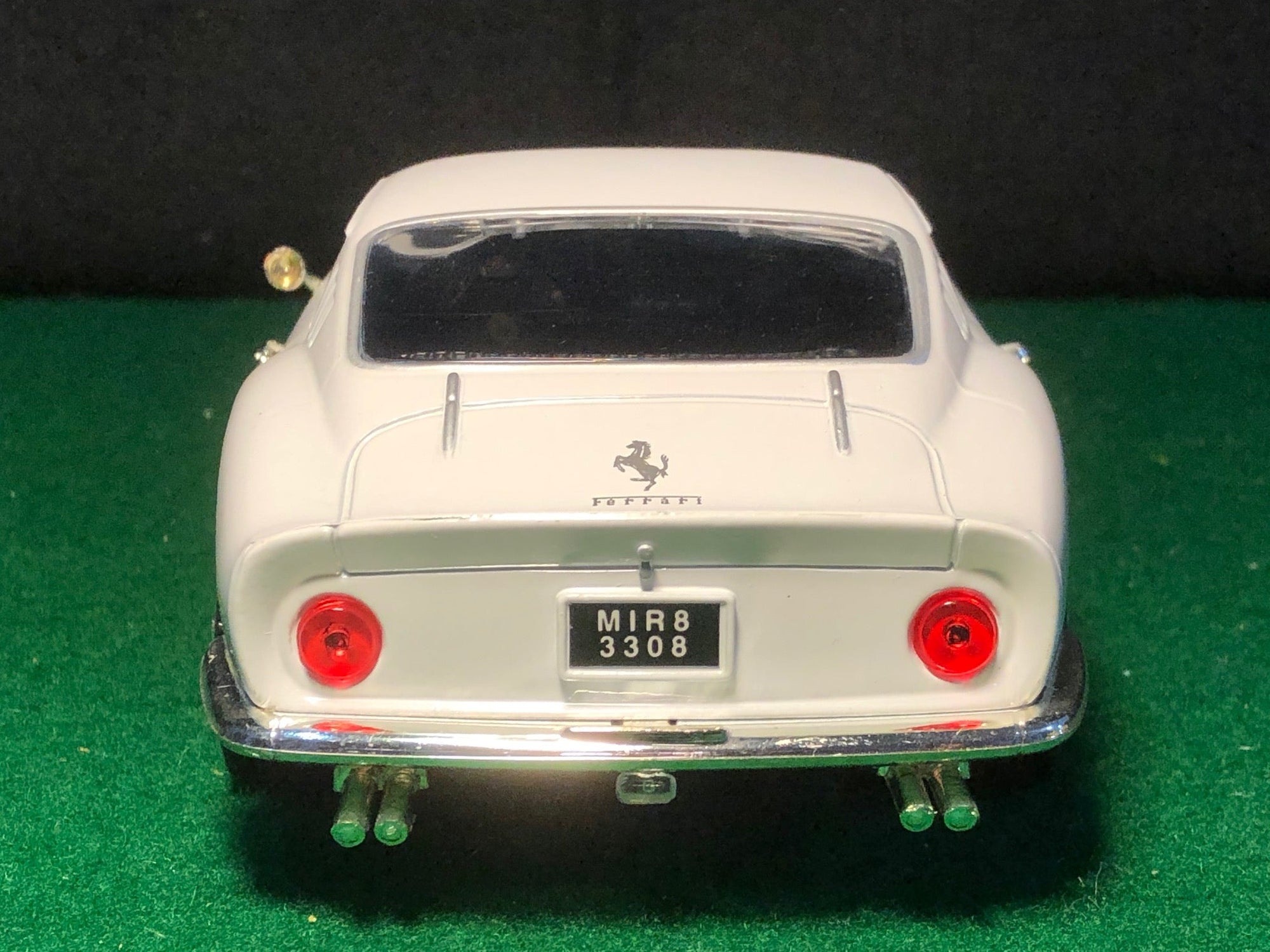 Ferrari 275 GTB/4 White by Ertl 1:18 (7476)(No box)