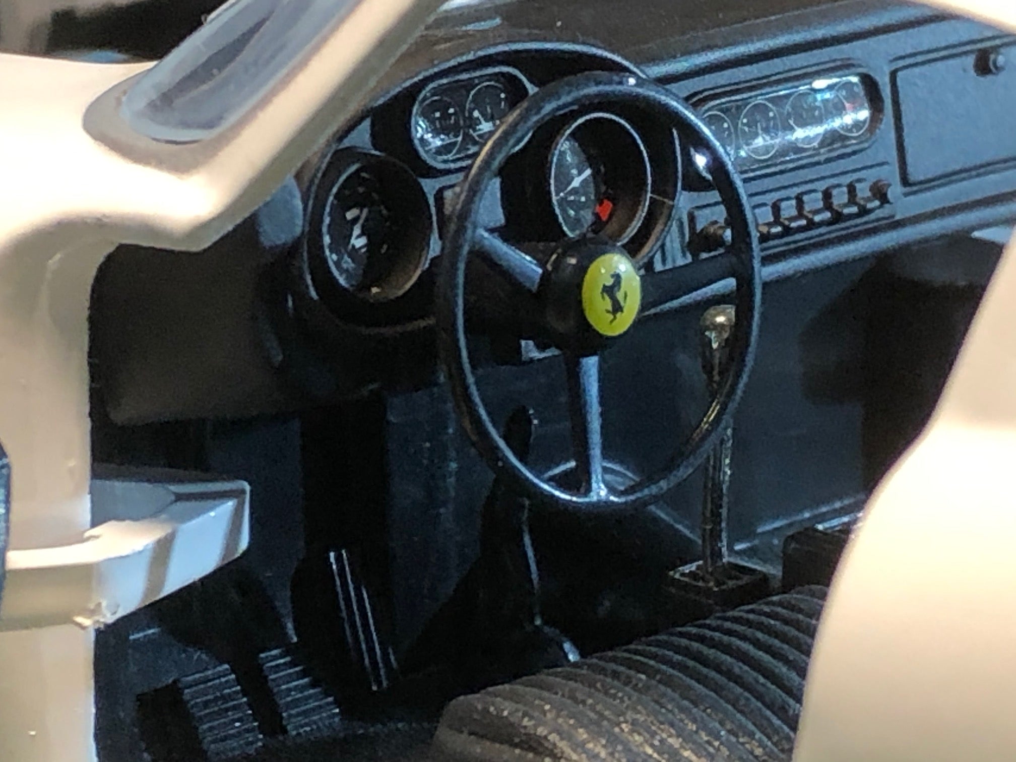 Ferrari 275 GTB/4 White by Ertl 1:18 (7476)(No box)