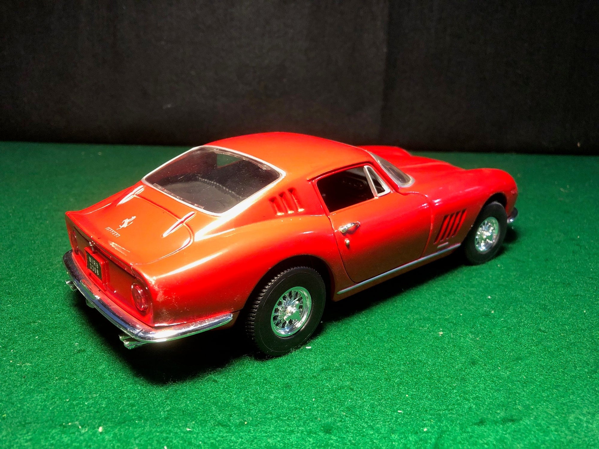Ferrari 275 GTB/4 Red by Ertl 1:18 (7483)(No box)