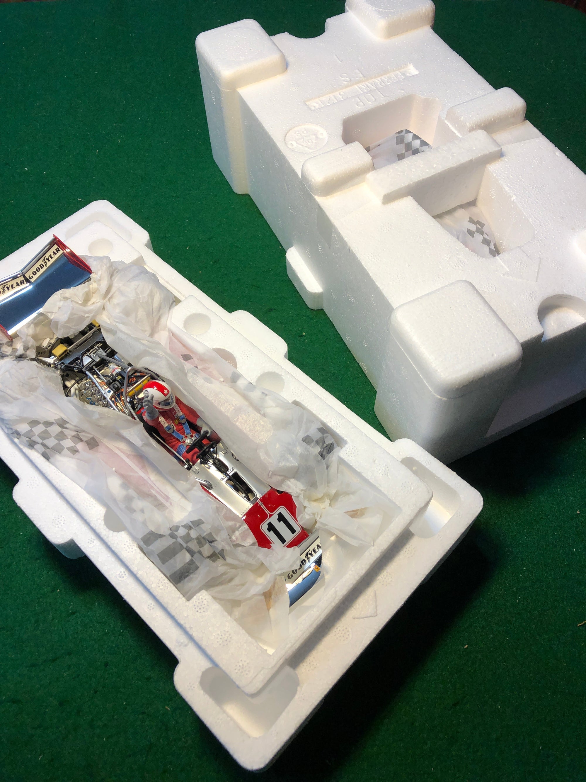 1975 Ferrari 312T Clay Regazzoni w/Driver by Exoto 1:18 (97051)