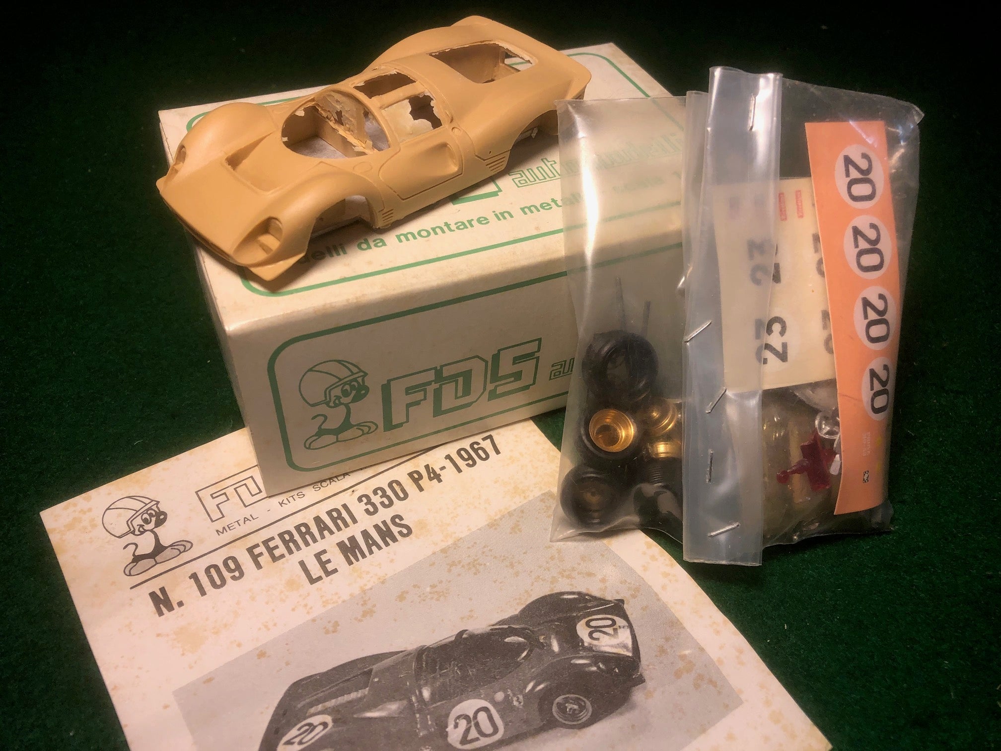 Ferrari 330 P4 Le Mans 1967 Amon-Vaccarella N 20 by FDS 1:43 (109)