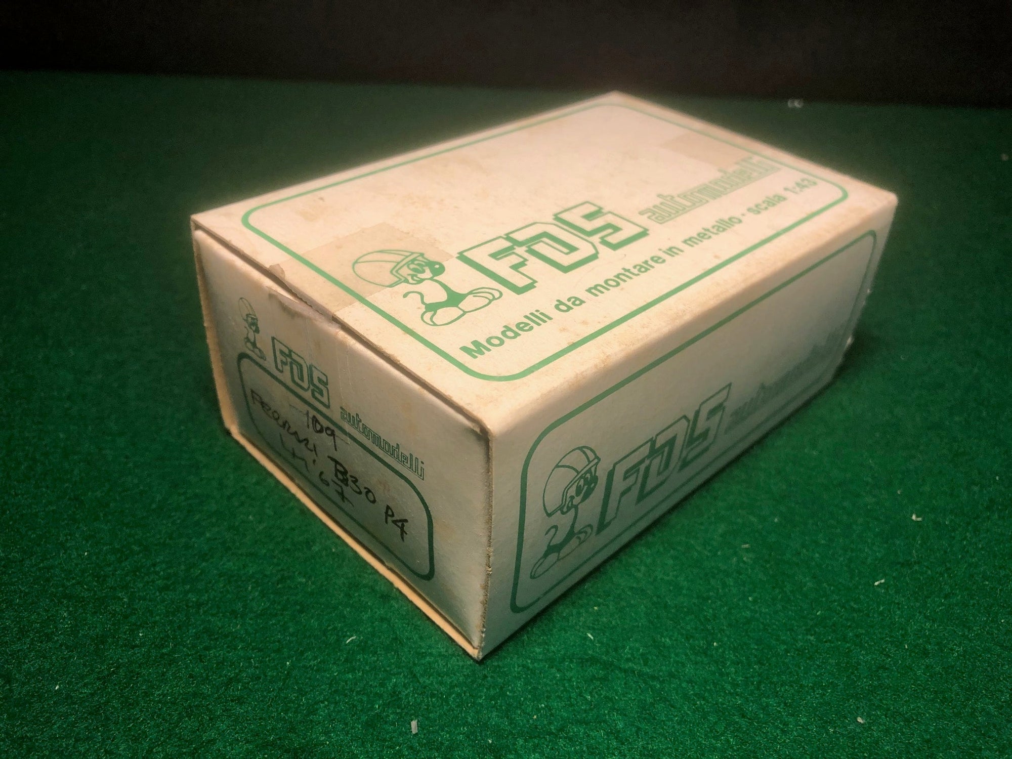 Ferrari 330 P4 Le Mans 1967 Amon-Vaccarella N 20 by FDS 1:43 (109)