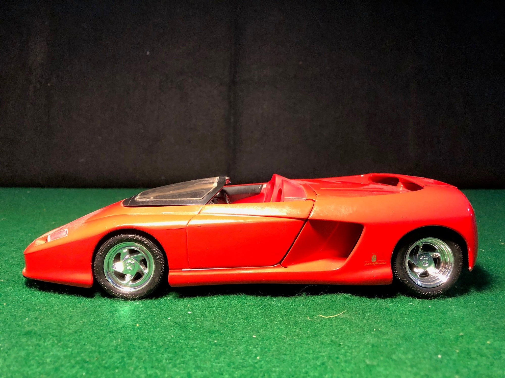 Ferrari Mythos 1:18 by Guiloy (67511)(No box)