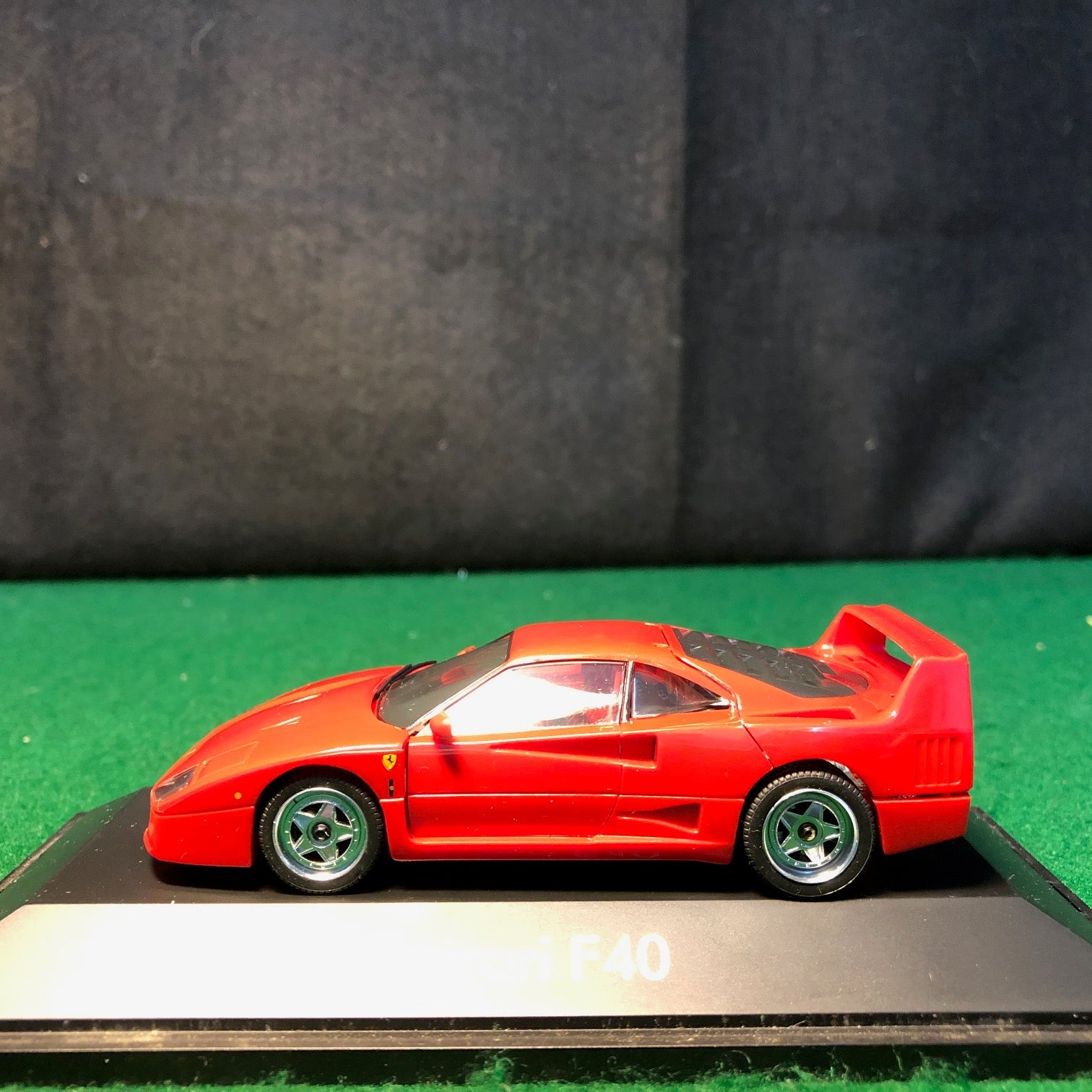 Ferrari F40 Red by Herpa 1:43 (01000)(No box)