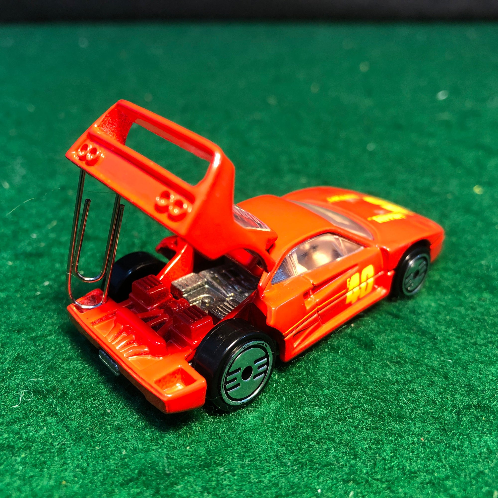 Ferrari F40 Red N 40 by HotWheels 1:64 (UH)(1468)(No box)