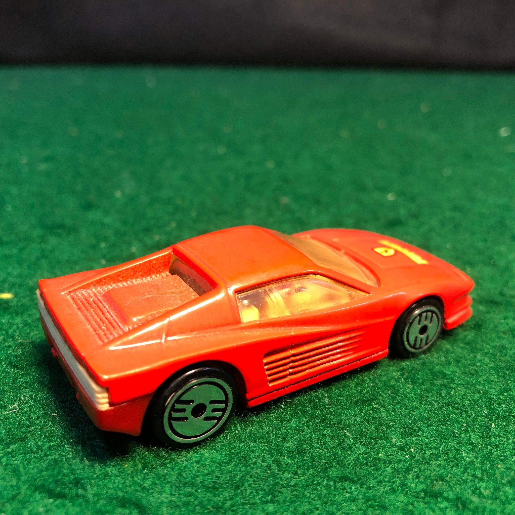 Ferrari Testarossa Red Tan Int by HotWheels 1:64 (UH)(1897)(No box)