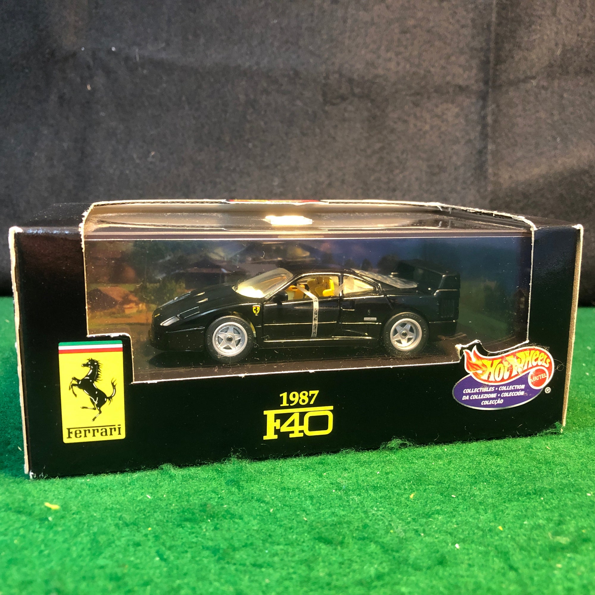 Ferrari F40 Black by HotWheels 1:43 (22166)