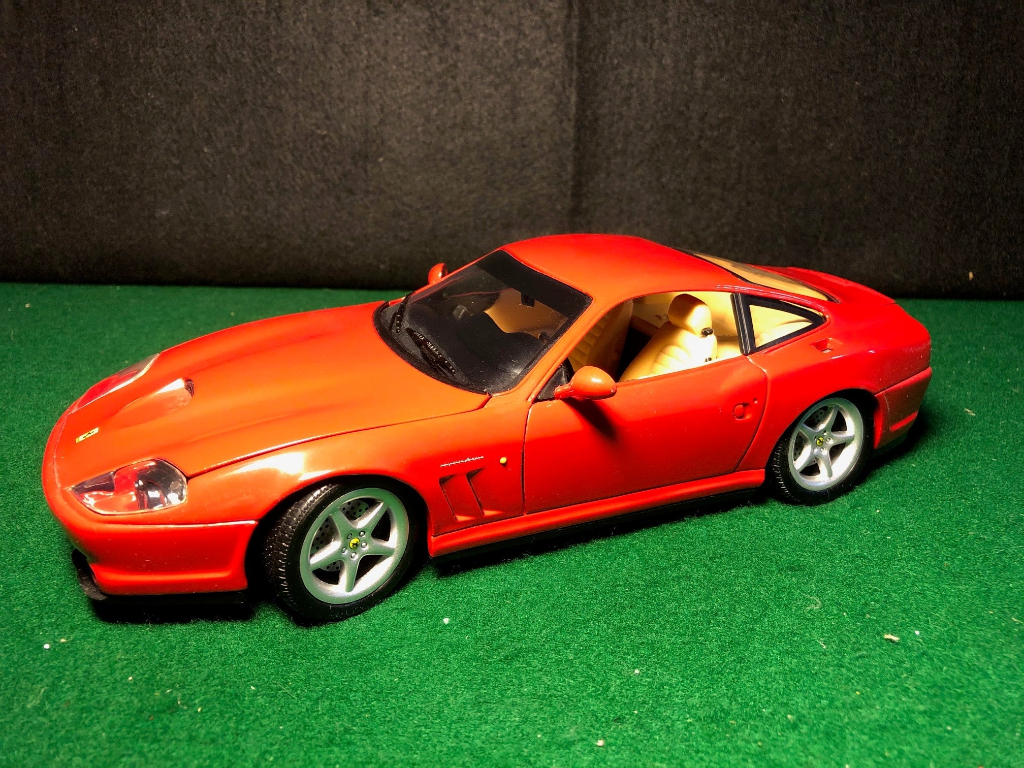 Ferrari 550 Maranello Red by HotWheels 1:18 (25734)(No box)