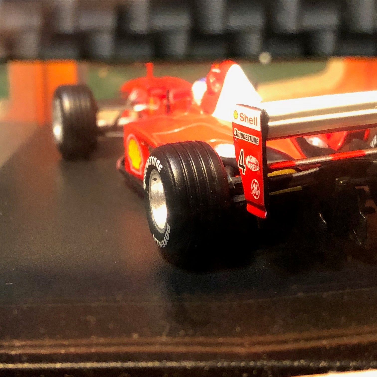 Ferrari F1-2000 Rubens Barrichello N 4 by HotWheels 1:43 (26749)