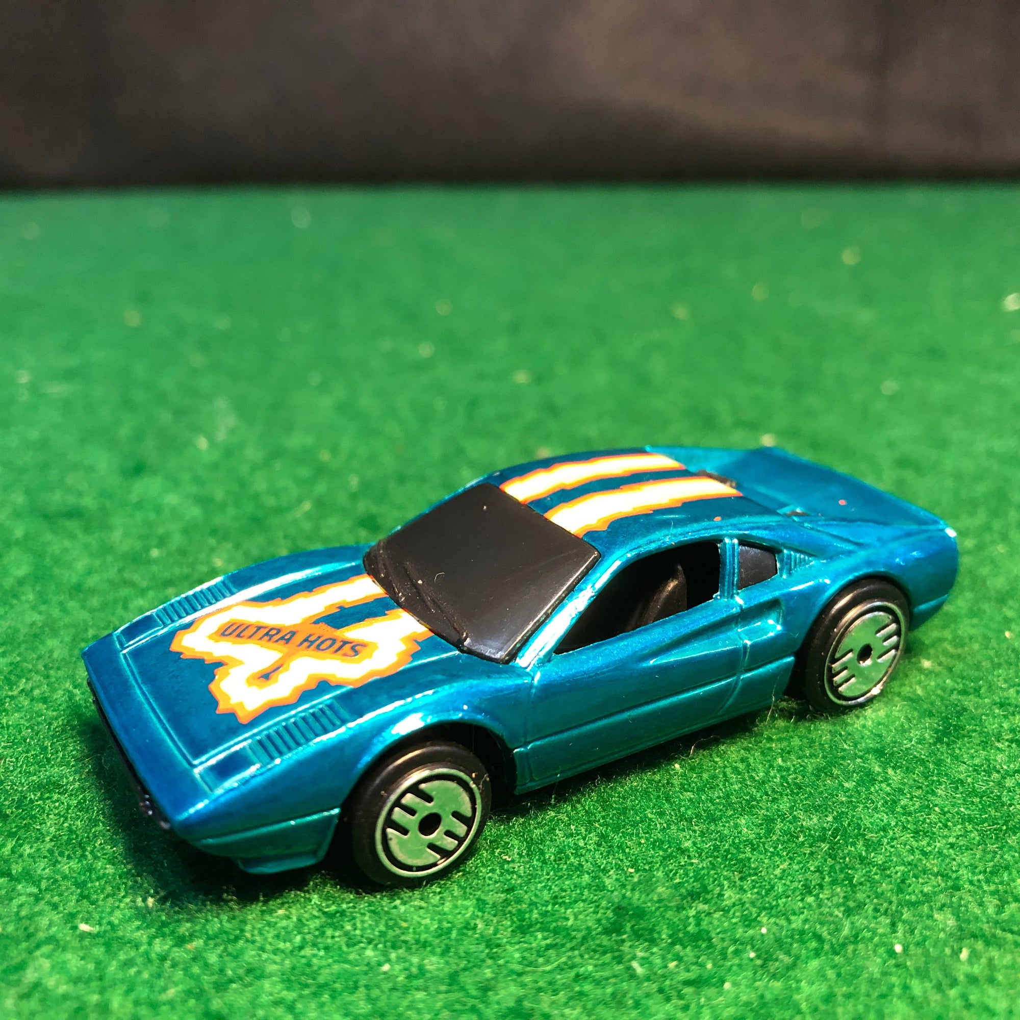 Ferrari 308 GTB Blue Ultra Hots by HotWheels 1:64 (UH)(9538)(No box)