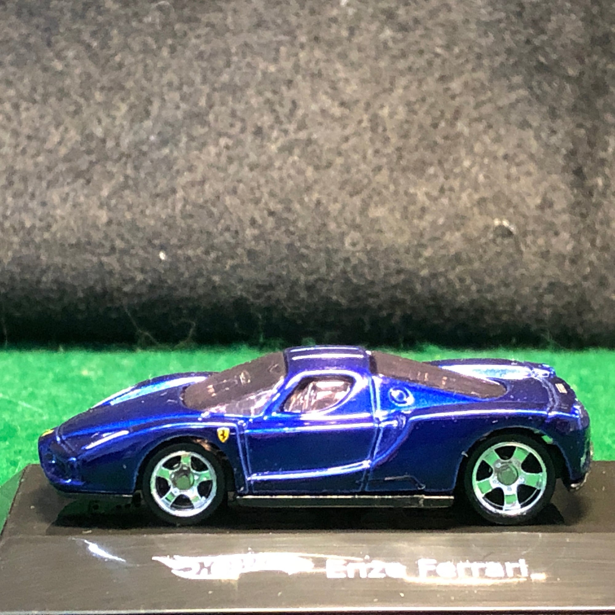 Ferrari Enzo Blue by HotWheels 1:87 HO (5SP)(N0241)(DC)