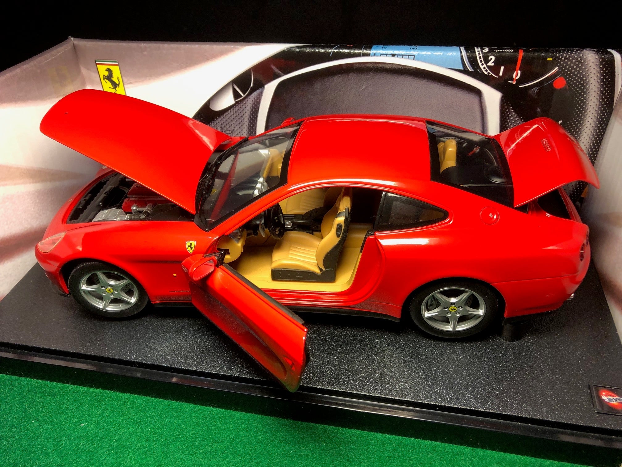 Ferrari 612 Scaglietti Red by HotWheels 1:18 (B6047)
