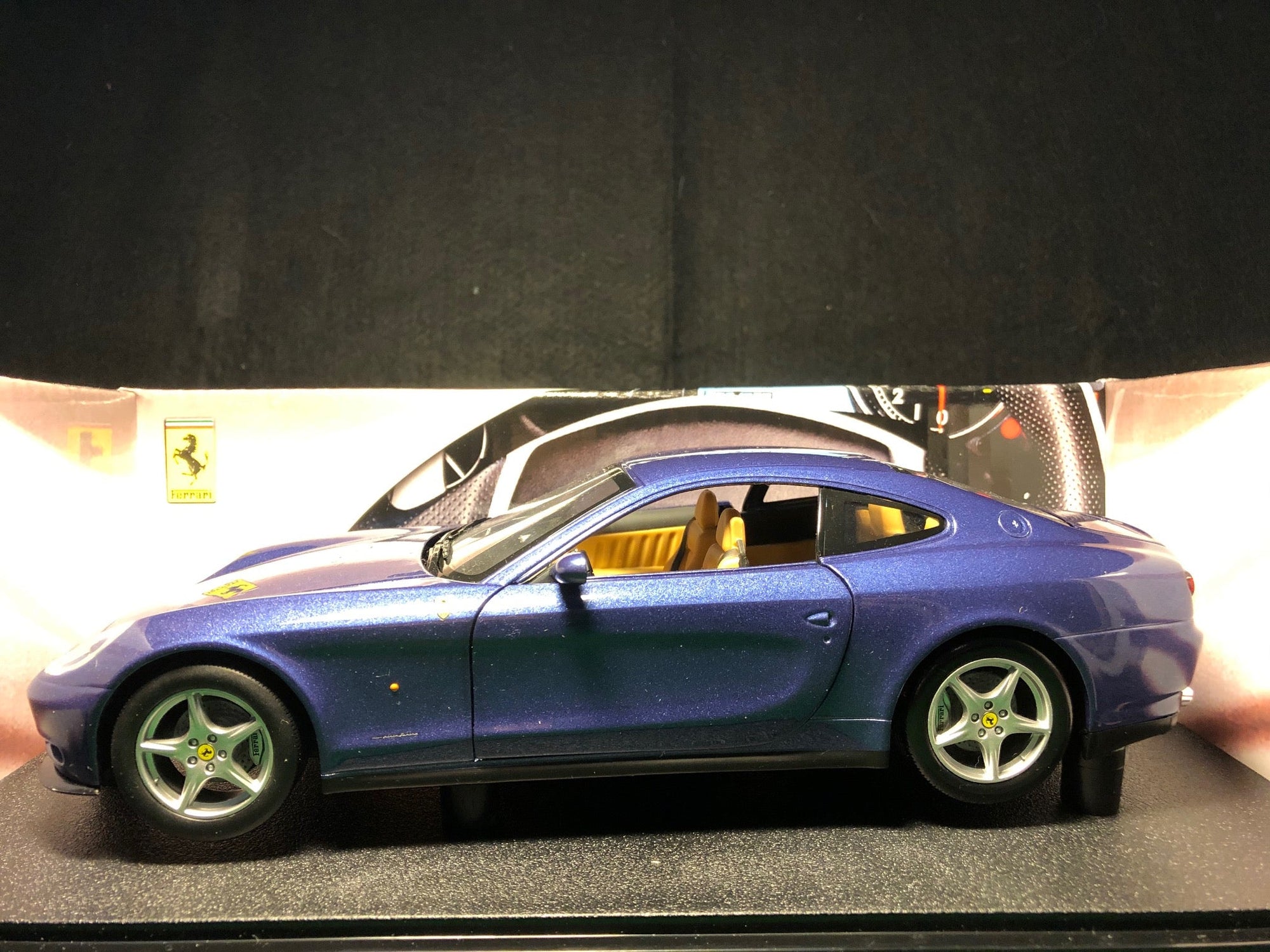 Ferrari 612 Scaglietti Metallic Blue by HotWheels 1:18 (C7522)