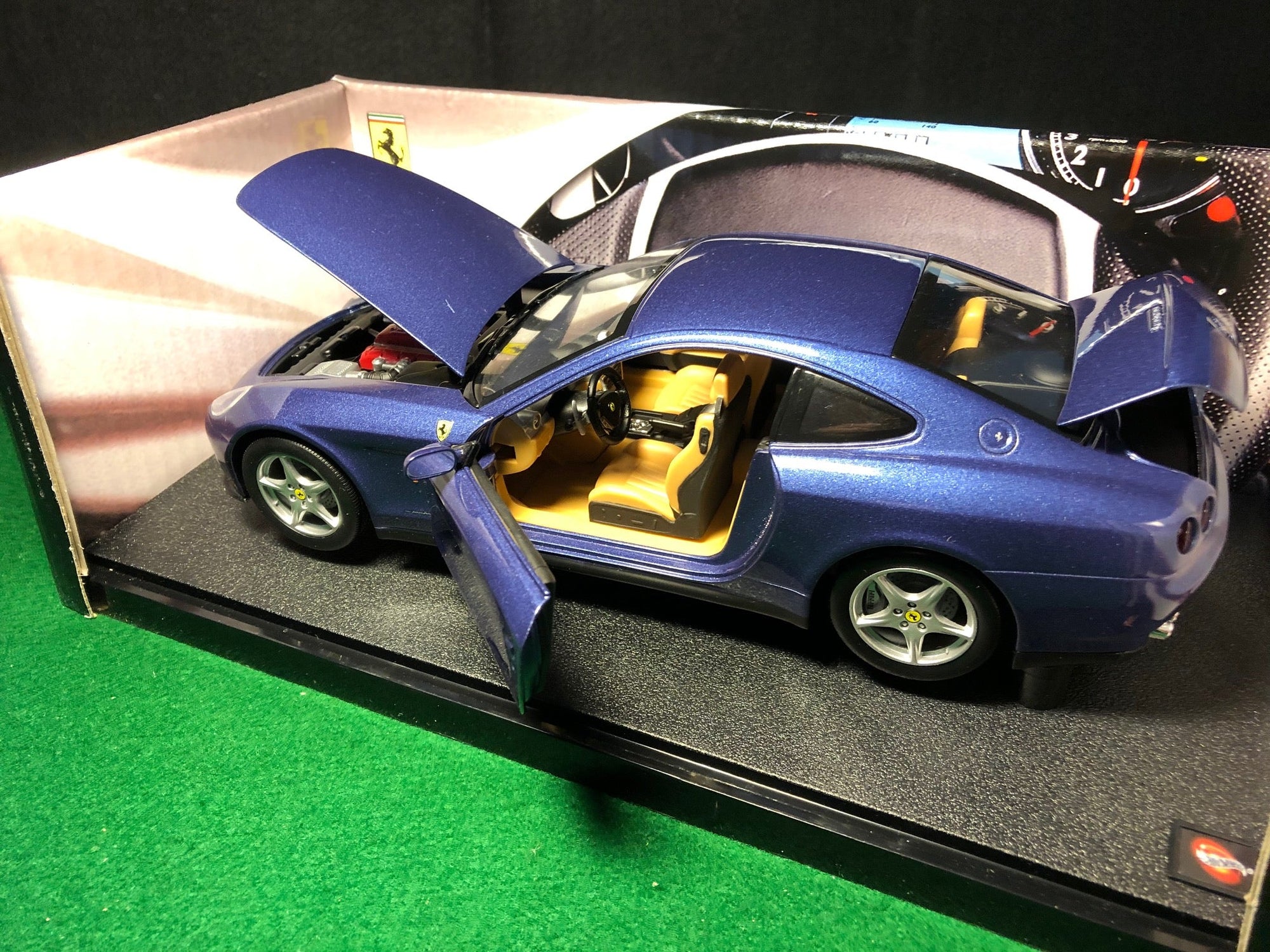 Ferrari 612 Scaglietti Metallic Blue by HotWheels 1:18 (C7522)