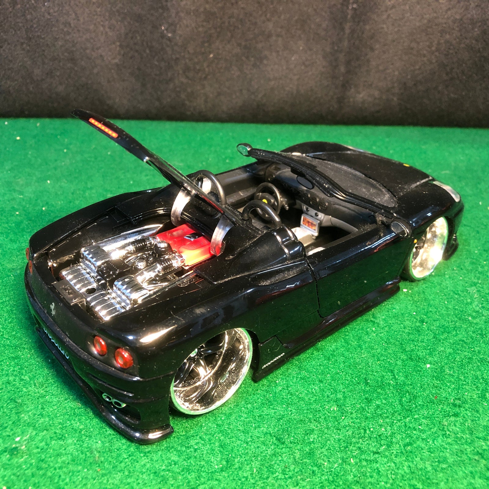 Ferrari 360 Spider Custom by HotWheels 1:20 (H3033)(No box)