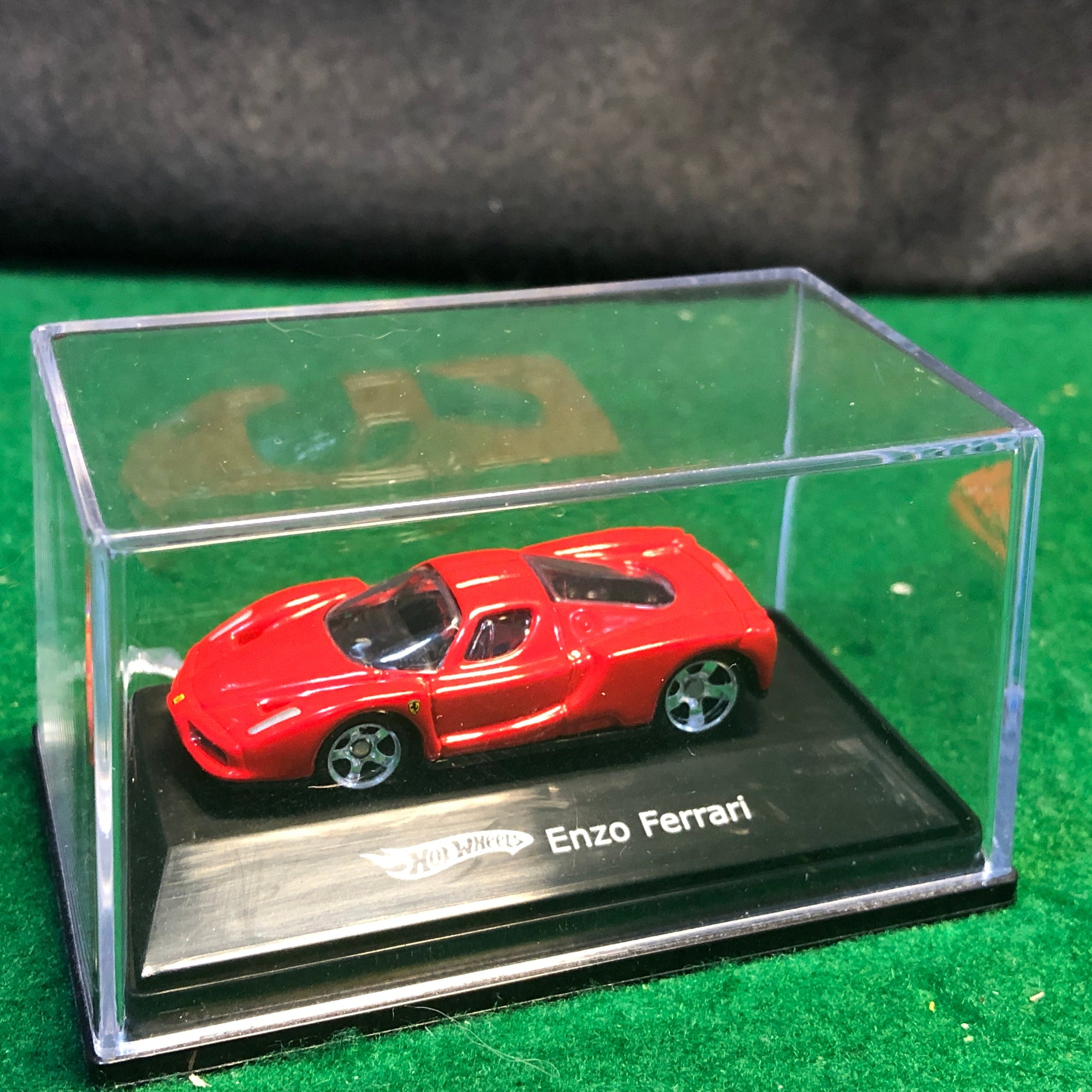 Ferrari Enzo Red by HotWheels 1:87 HO (5SP)(L7174)(DC)