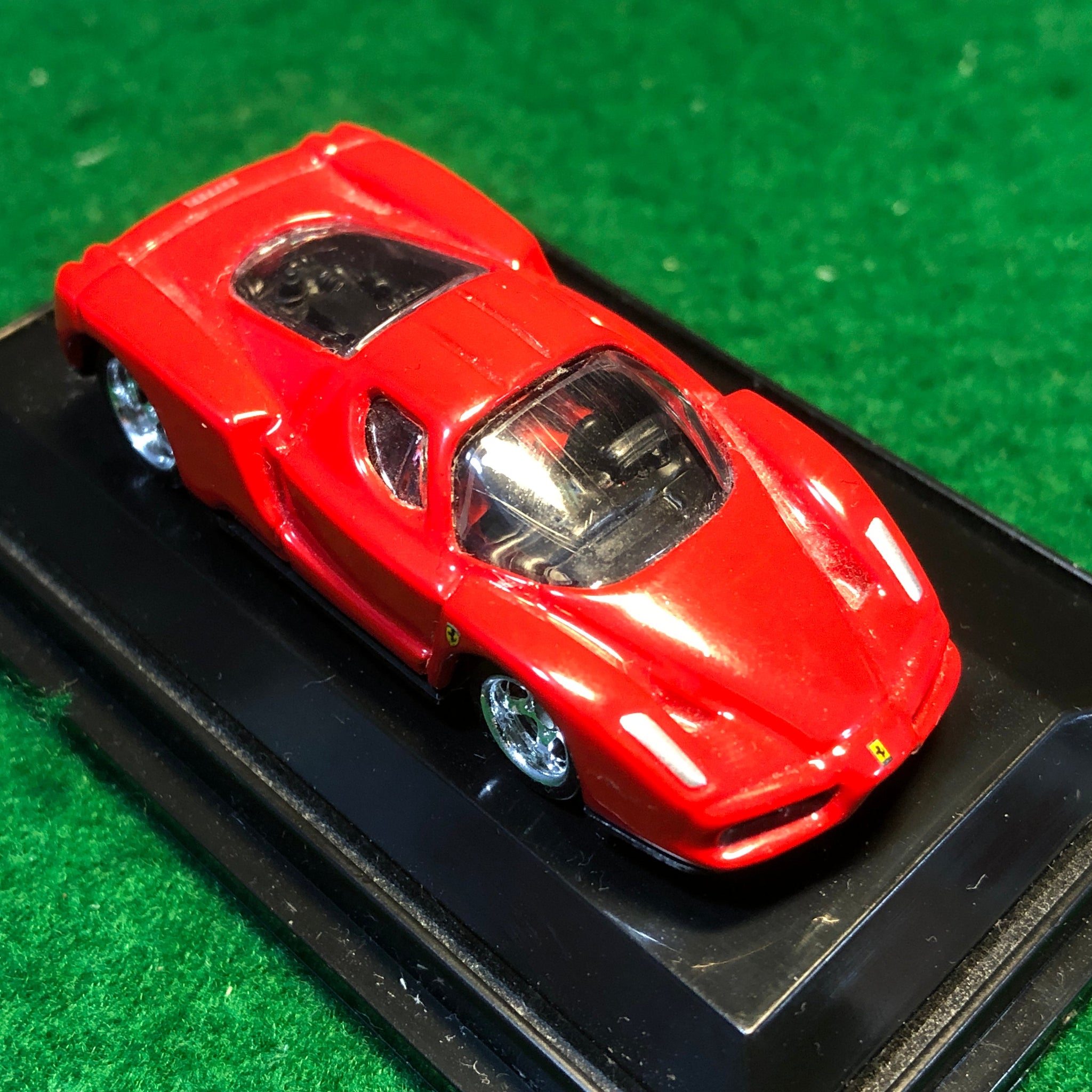 Ferrari Enzo Red by HotWheels 1:87 HO (5SP)(L7174)(DC)